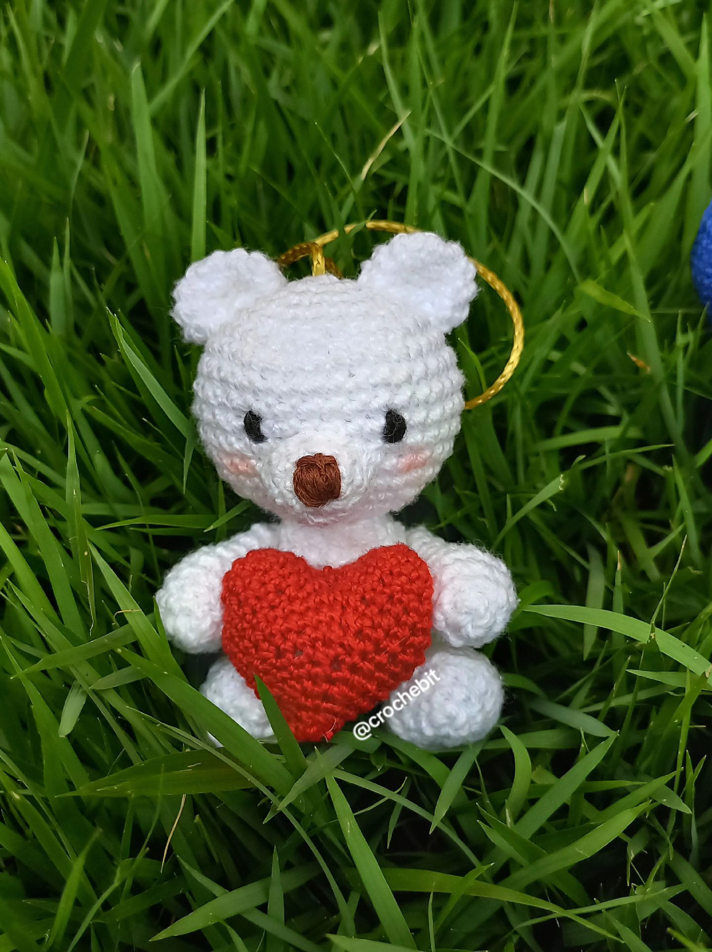 Receita de Ursinho Amigurumi Branco com Coração Vermelho
