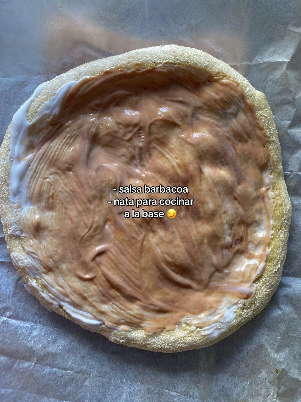 Receta de Cremozza Barbacoa: Pizza casera con salsa barbacoa, nata, maíz y quesito