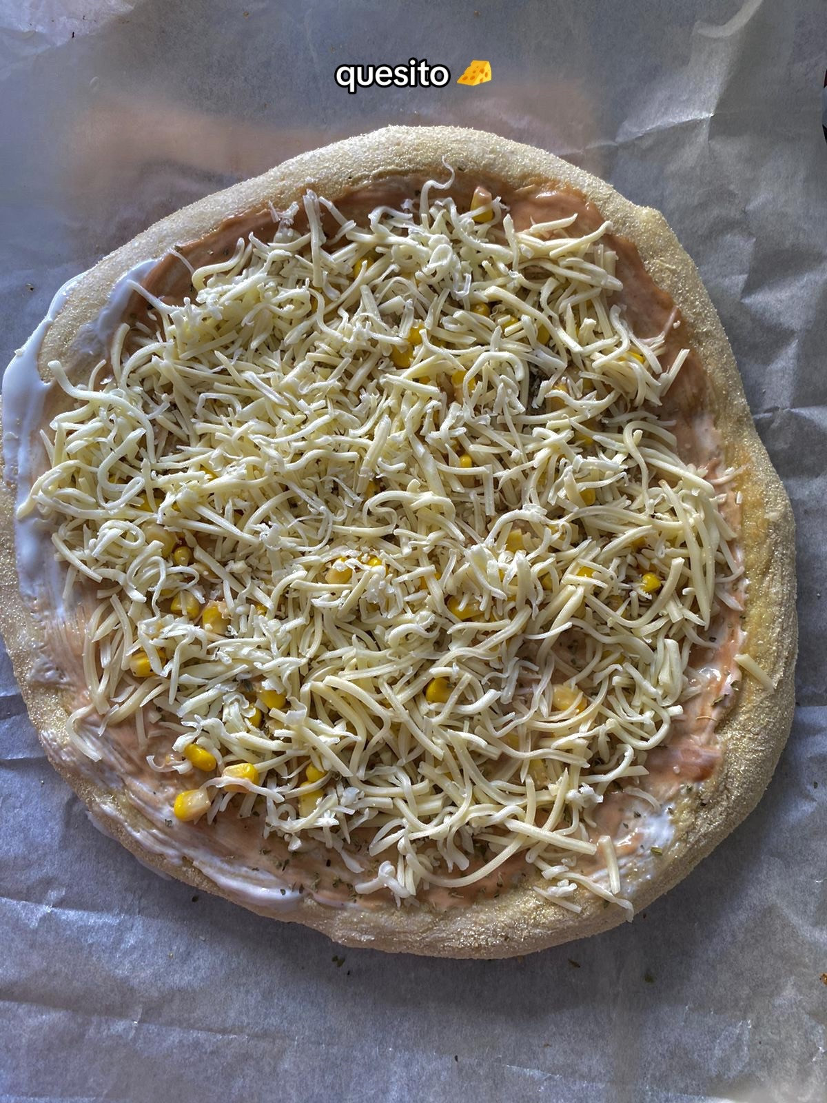 Receta de Cremozza Barbacoa: Pizza casera con salsa barbacoa, nata, maíz y quesito