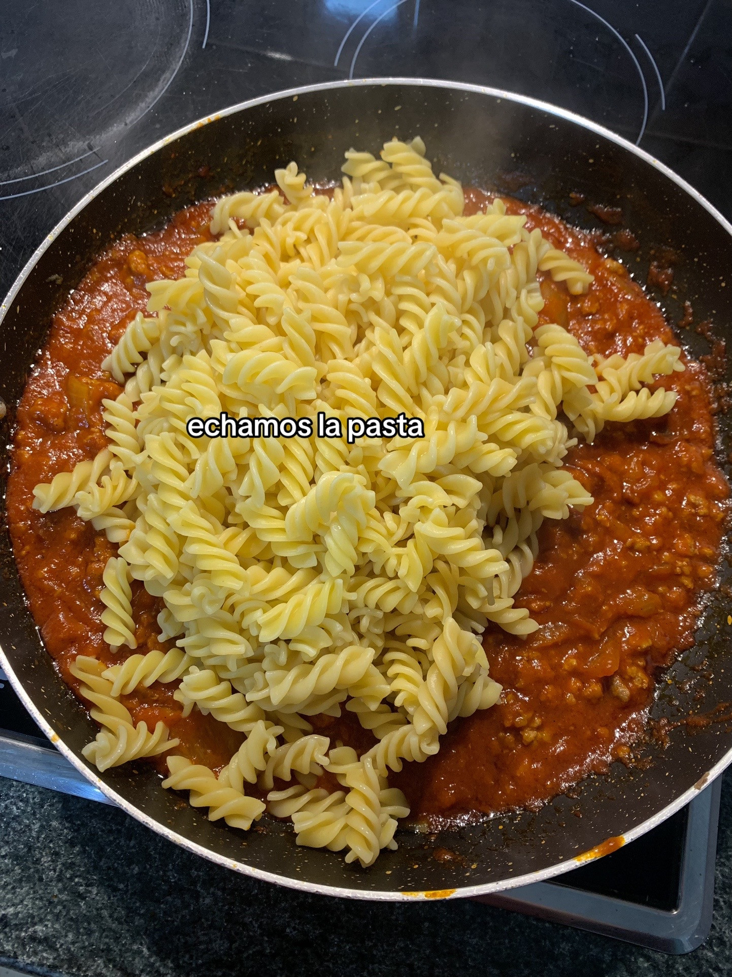 Receta de espirales con tomate y chorizo