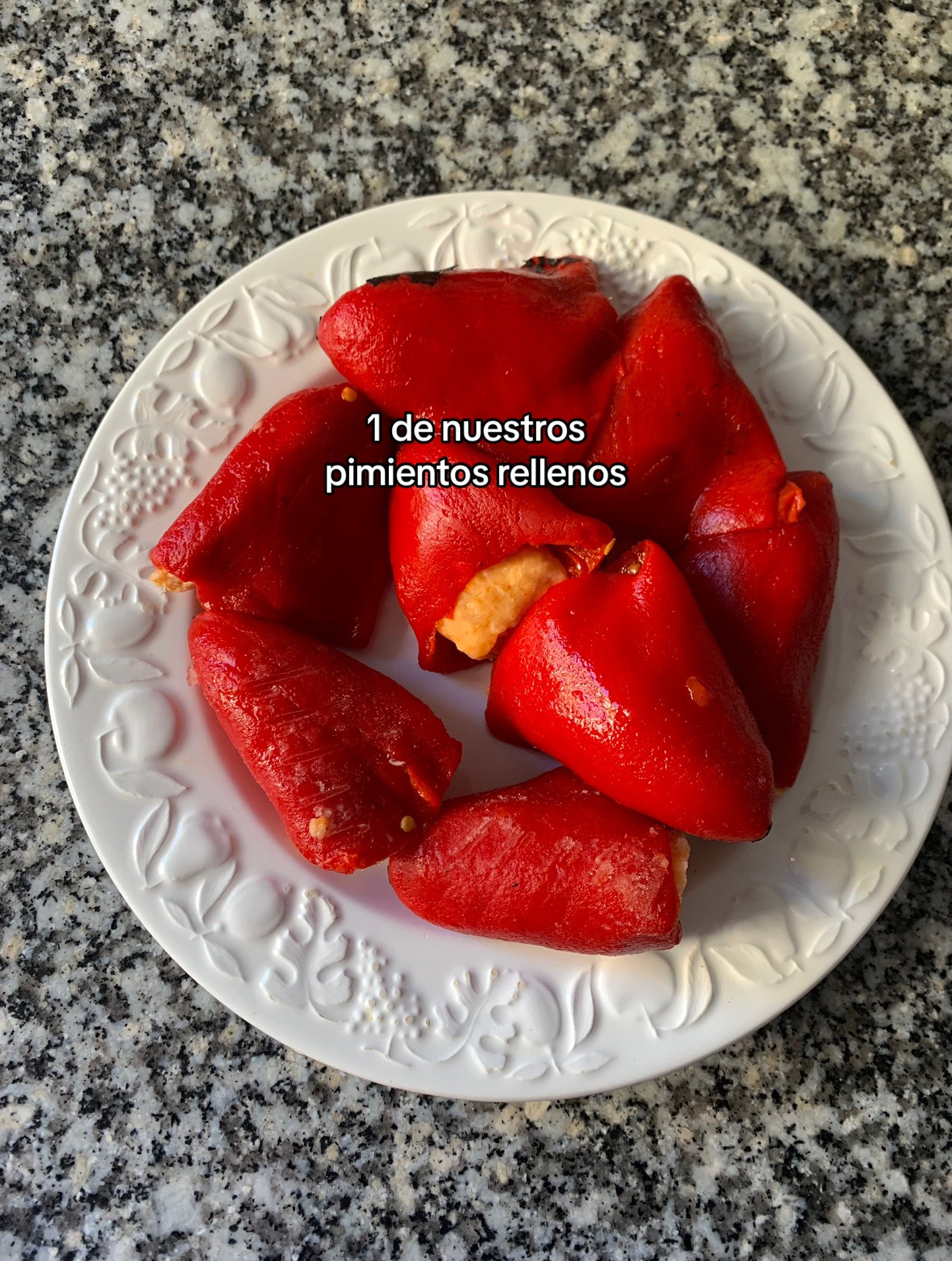 Receta de Pimientos del Piquillo Rellenos con Salsa Cremosa