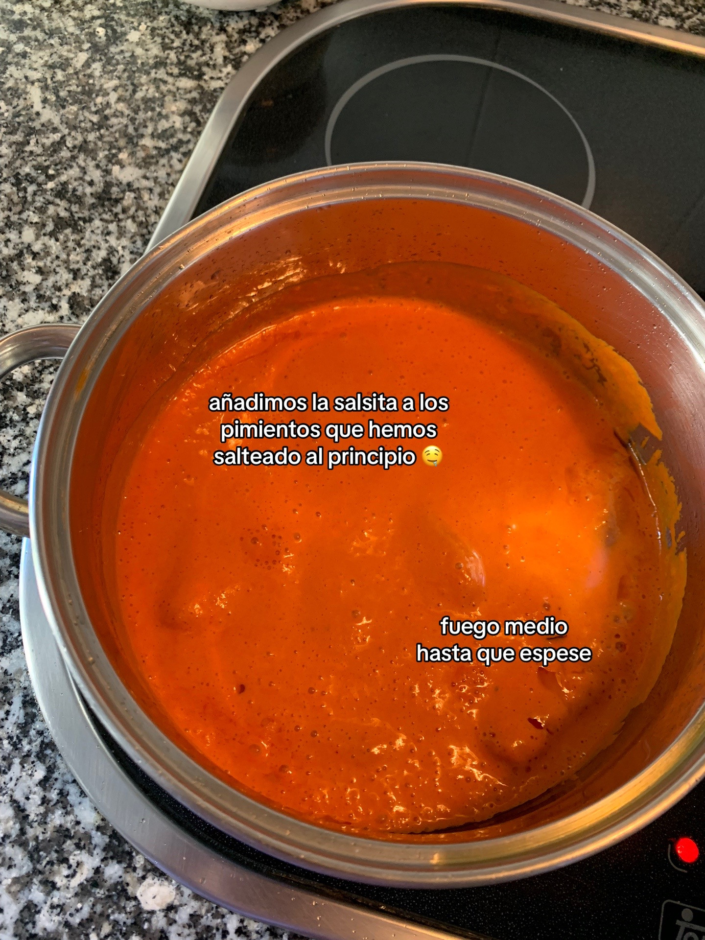 Receta de Pimientos del Piquillo Rellenos con Salsa Cremosa