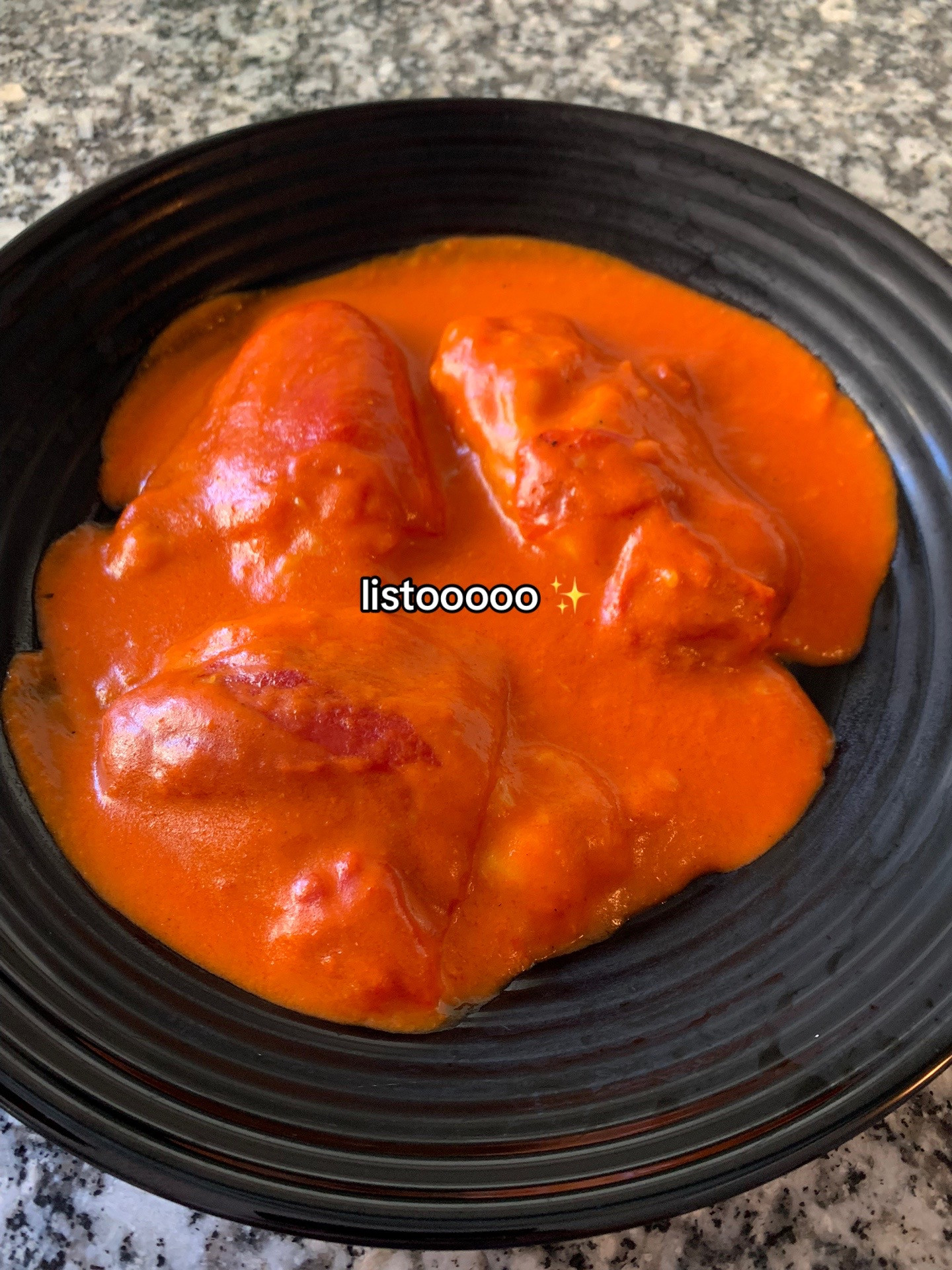 Receta de Pimientos del Piquillo Rellenos con Salsa Cremosa