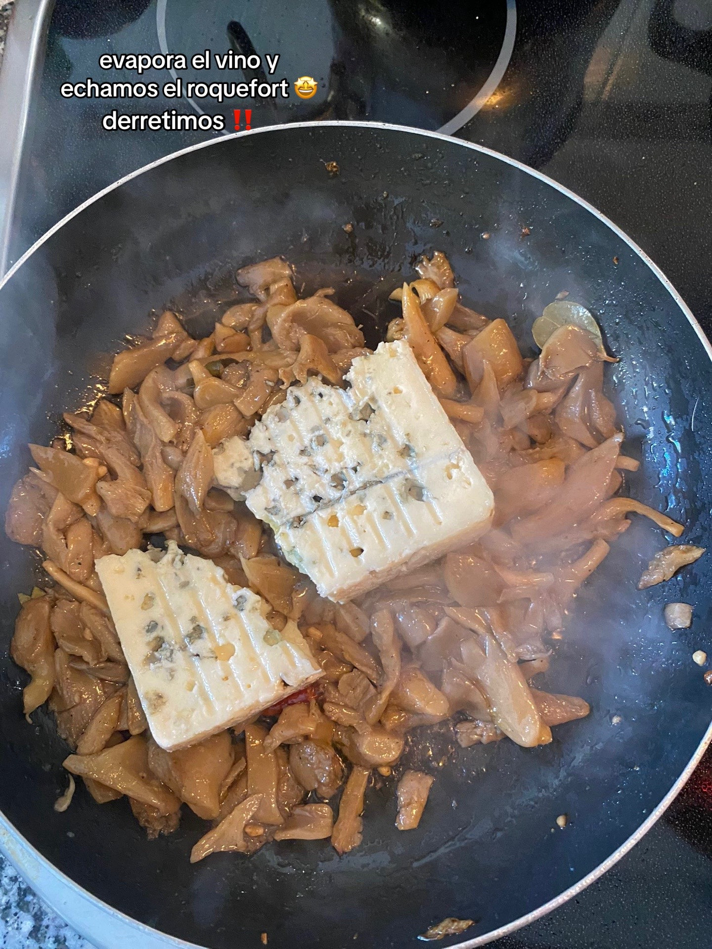 Receta de setas con roquefort y nata
