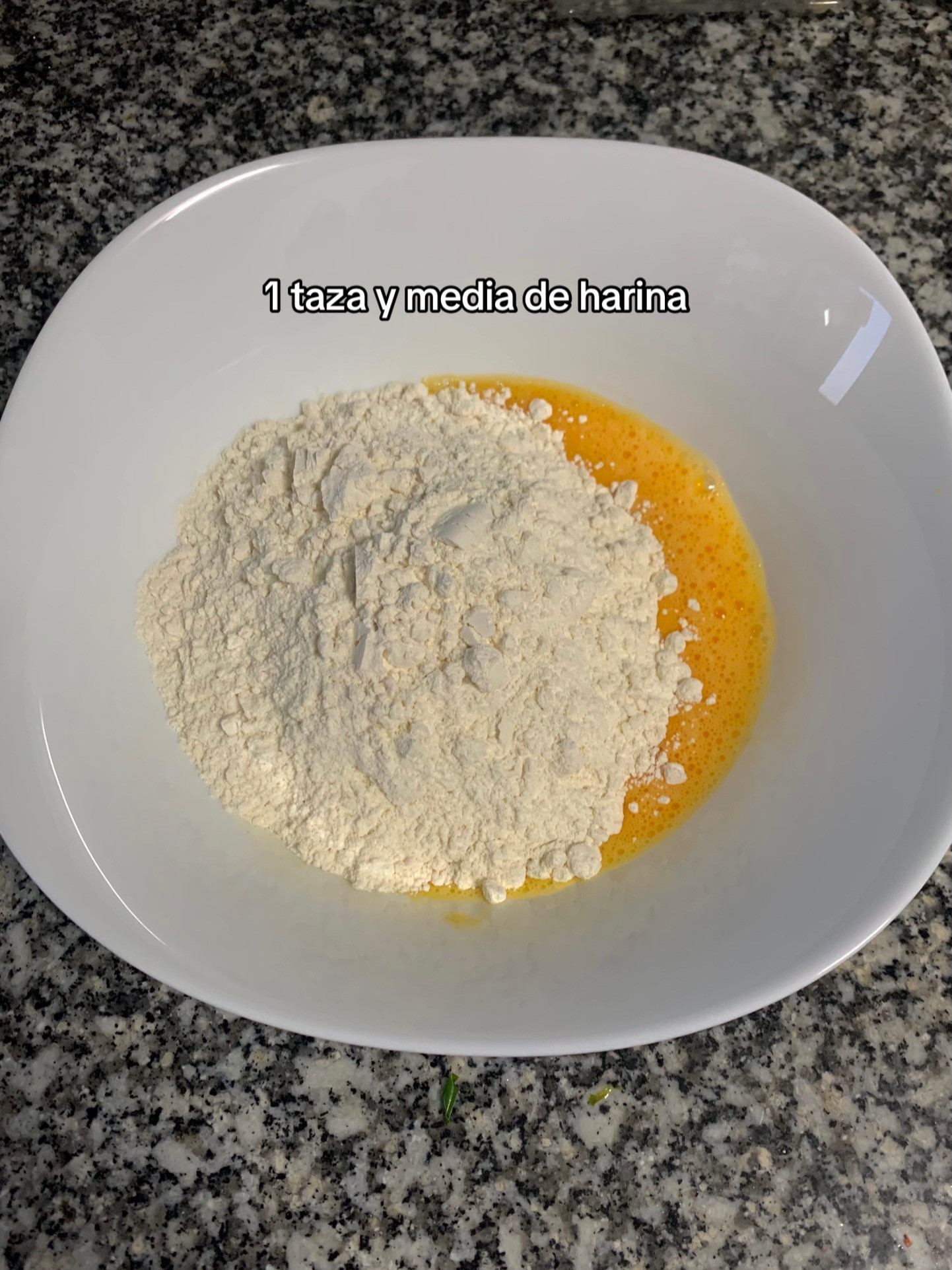 Receta fácil de galletitas de miel con mantequilla y huevo