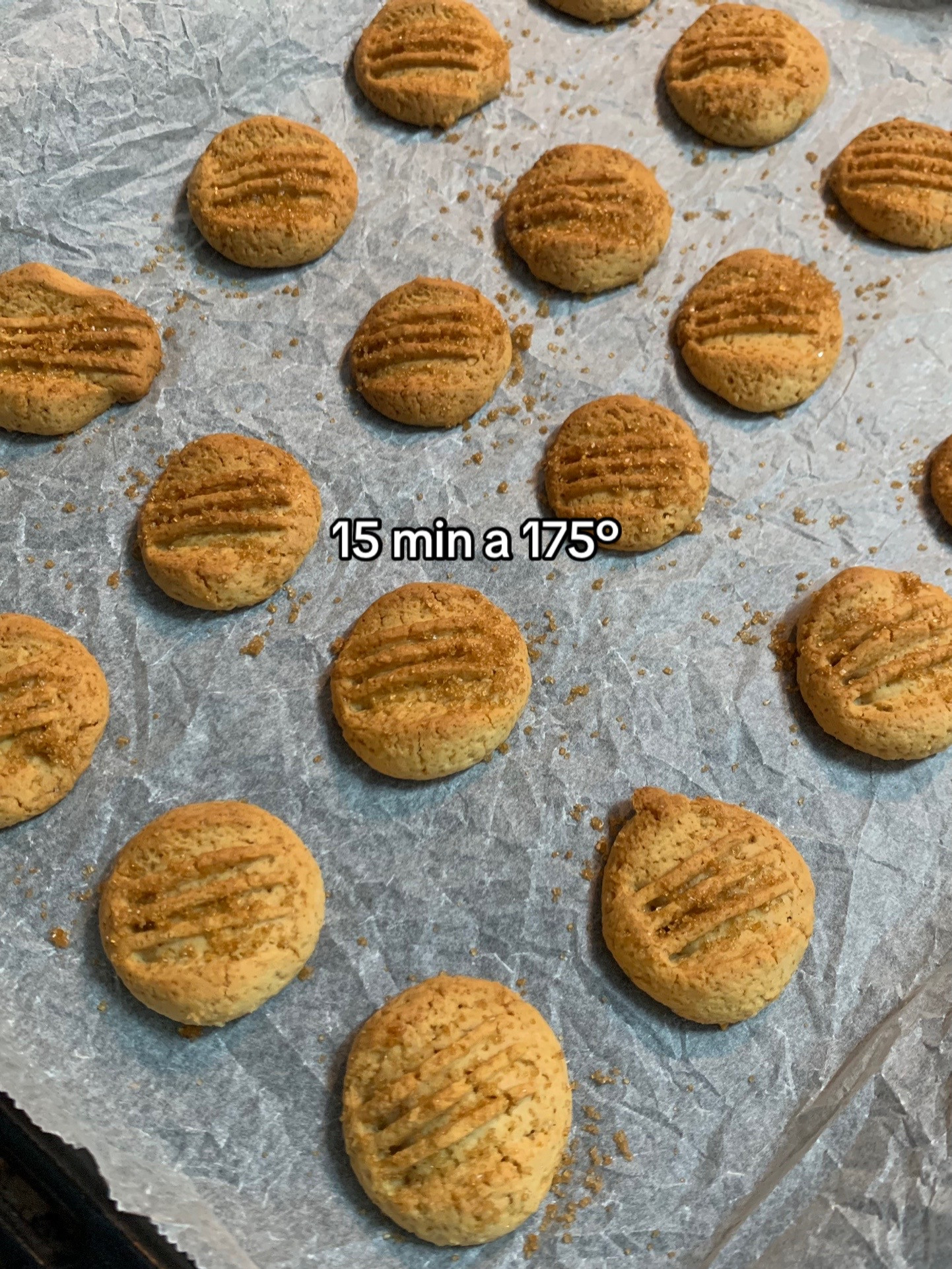 Receta fácil de galletitas de miel con mantequilla y huevo