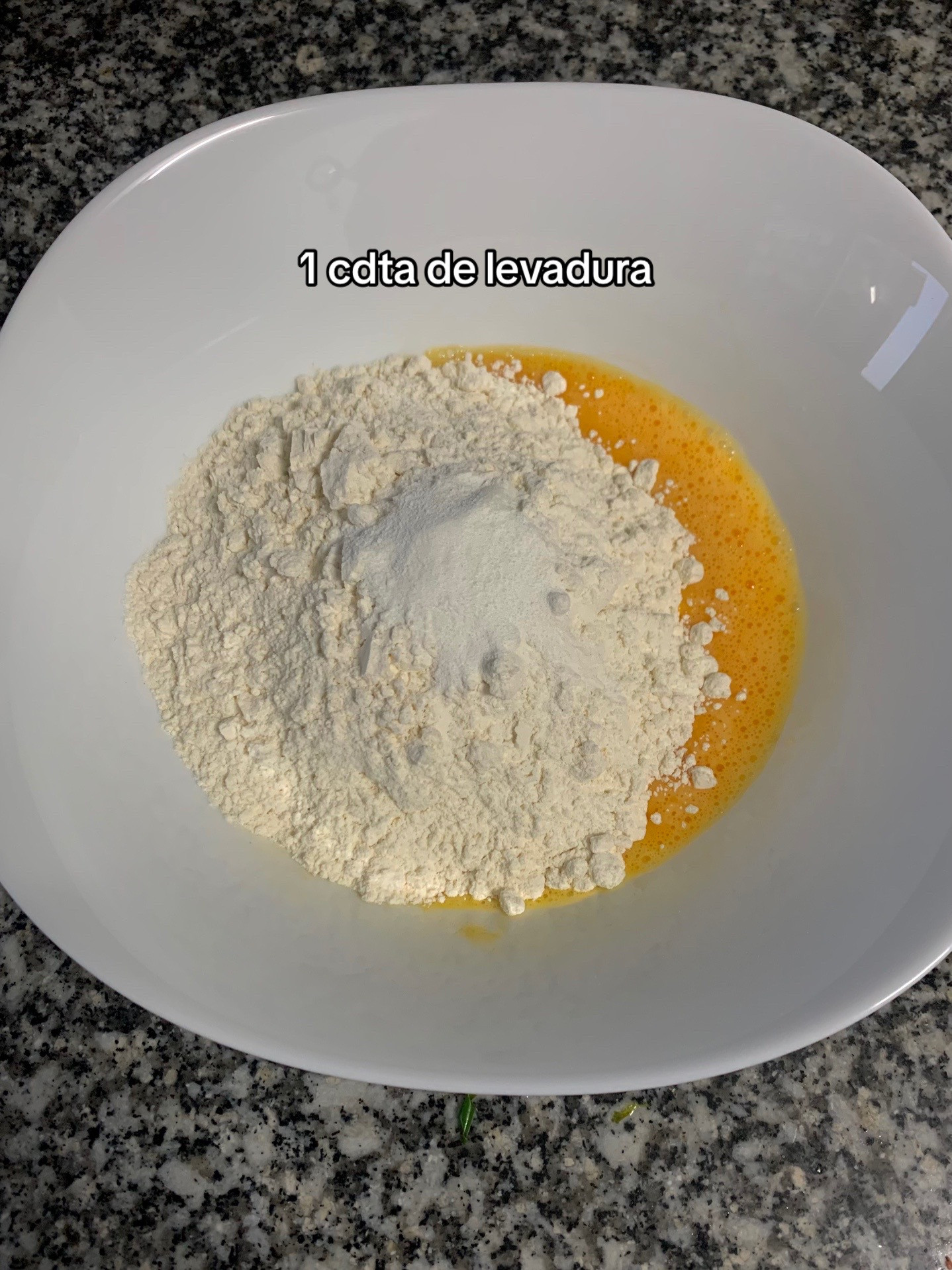Receta fácil de galletitas de miel con mantequilla y huevo