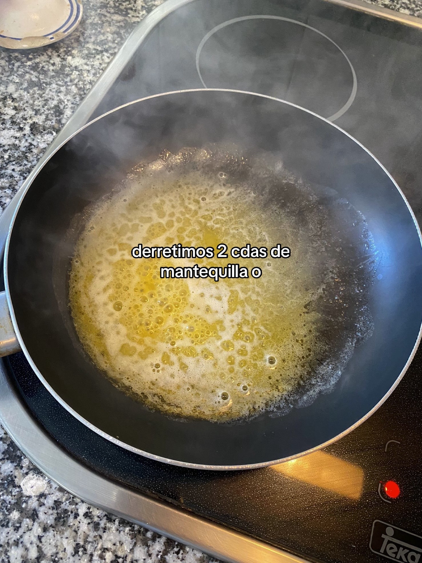 Receta fácil de Katsu Curry casero con filetes empanados y salsa cremosa