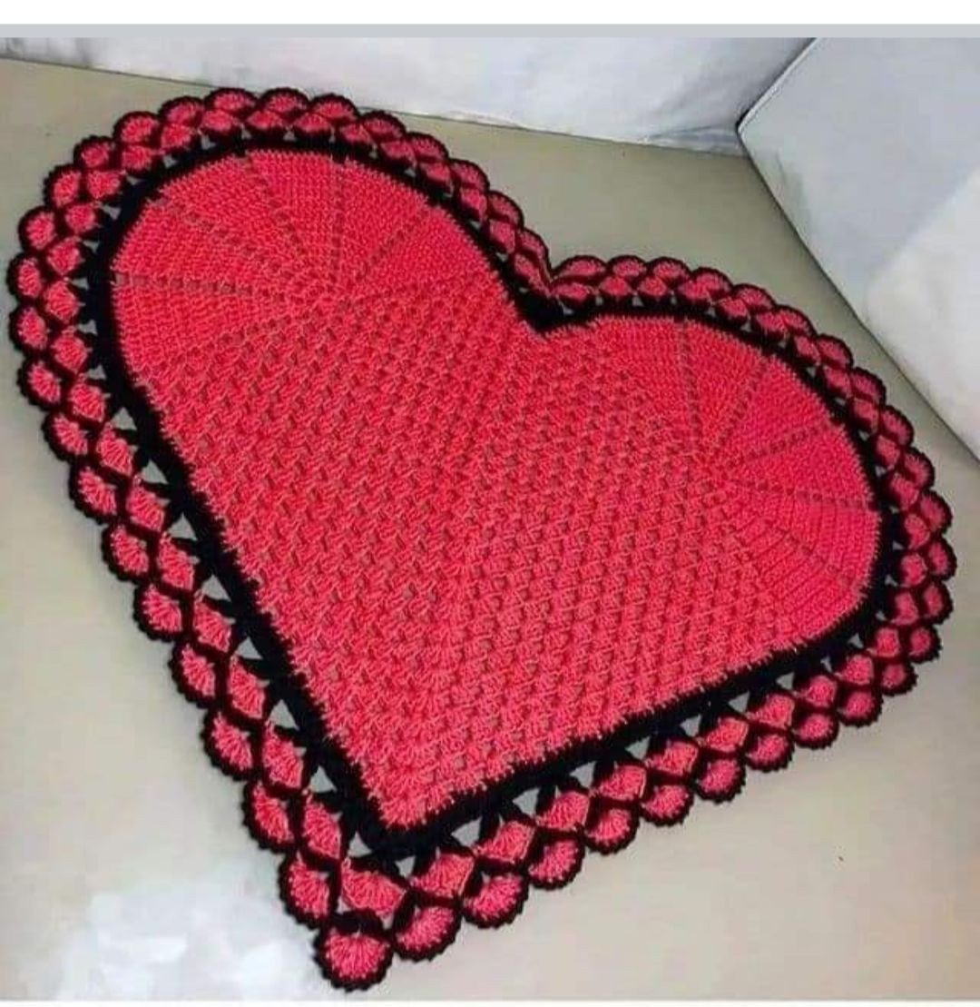 Red Heart Crochet Rug Pattern with Black Border Chart