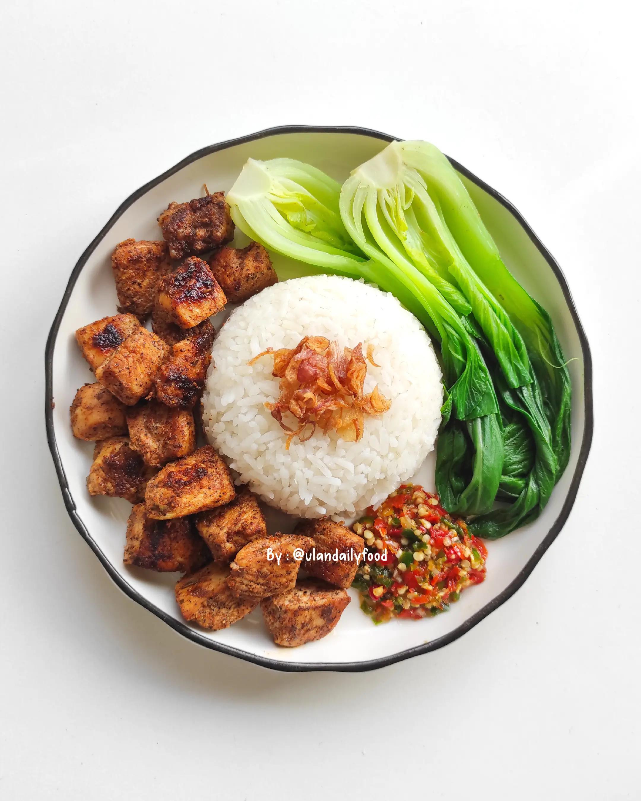 Resep Ayam Panggang Rempah dan Sambal Bawang Simpel