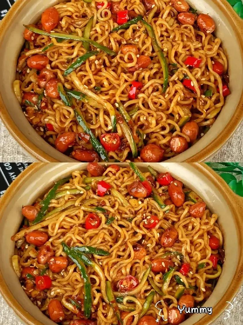 Resep Bakmi Goreng Kacang: Mì xào giòn với lạc rang, ớt tươi và gia vị đậm đà