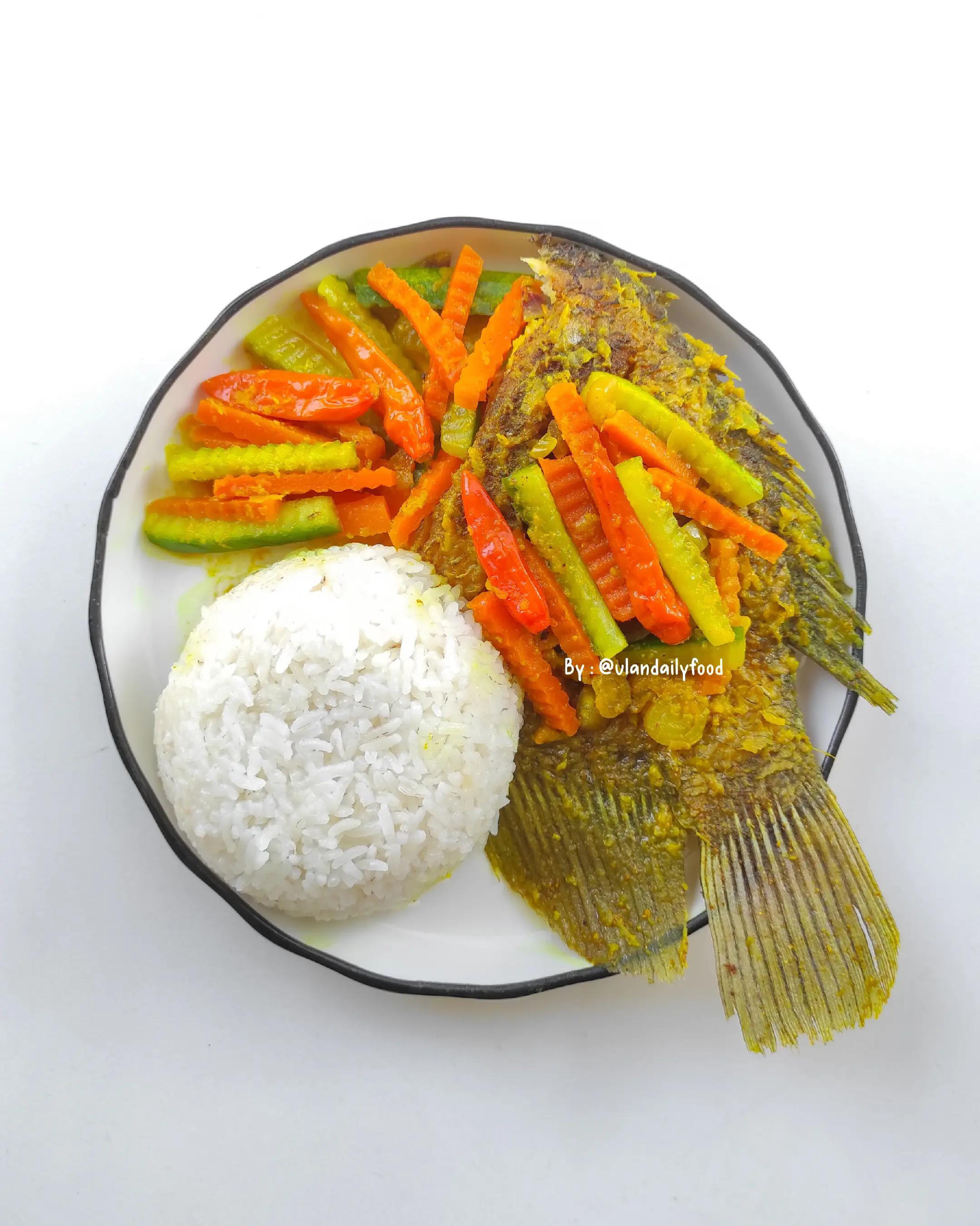 Resep Gurame Acar Kuning: Ikan Gurame Goreng Sốt Asem Gừng