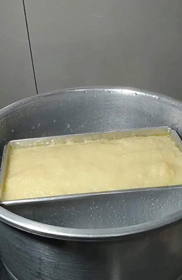 Resep Kue Singkong Kukus Lapis Karamel Renyah - Olahan Singkong Bikin Nagih