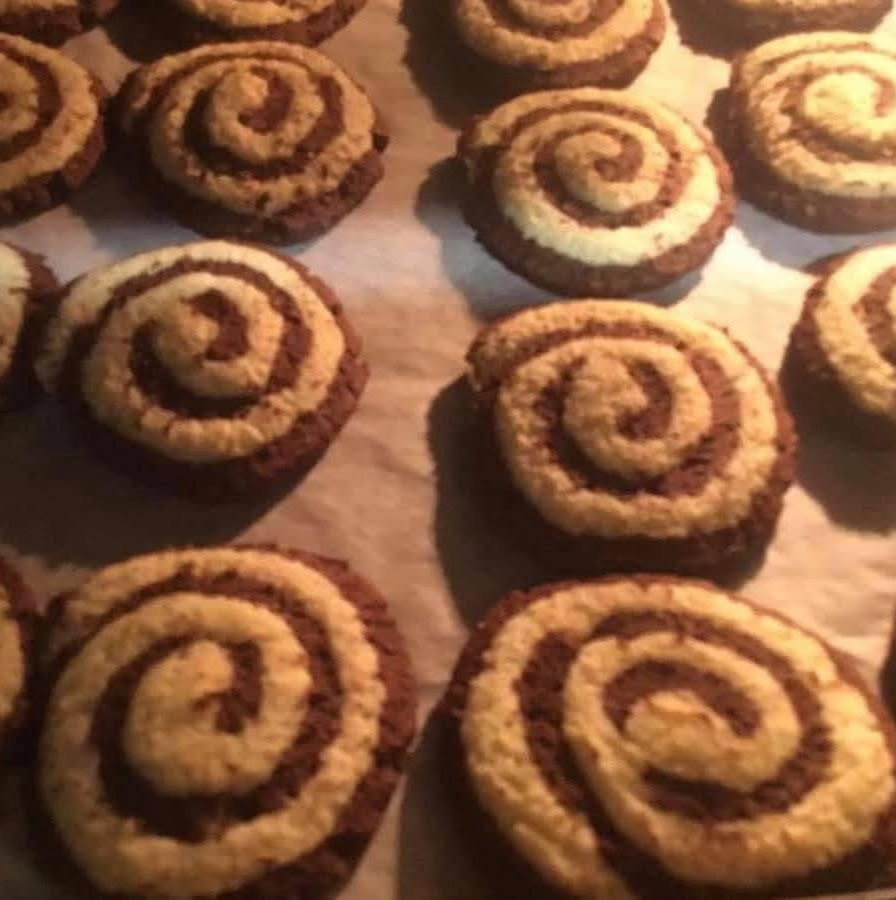 Ricetta Biscotti Girandola: Biscotti a spirale cioccolato e vaniglia, dolci natalizi italiani