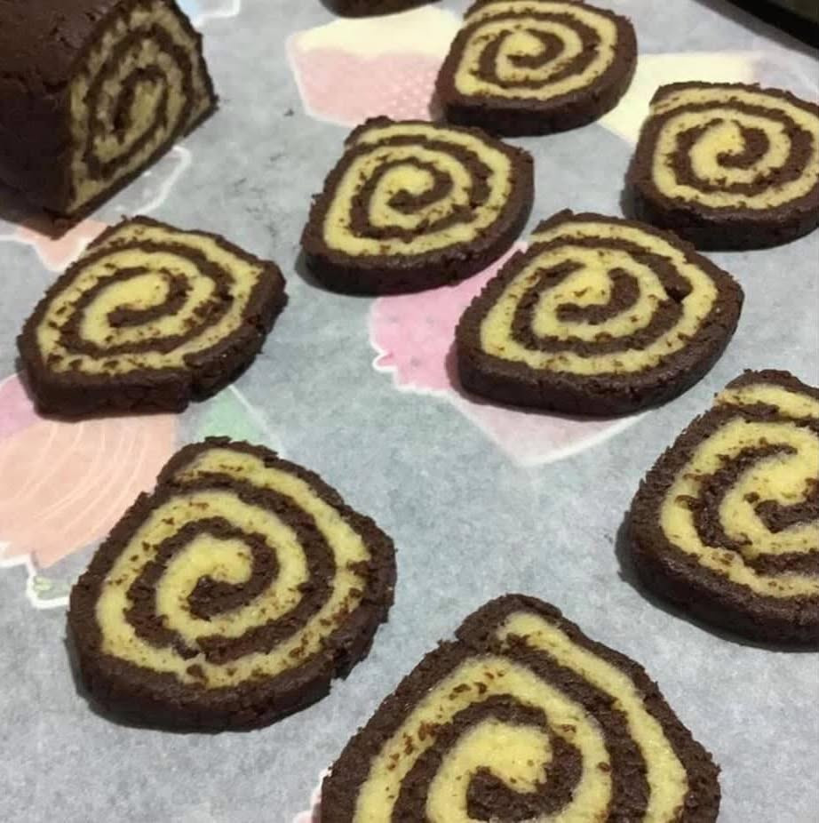 Ricetta Biscotti Girandola: Biscotti a spirale cioccolato e vaniglia, dolci natalizi italiani