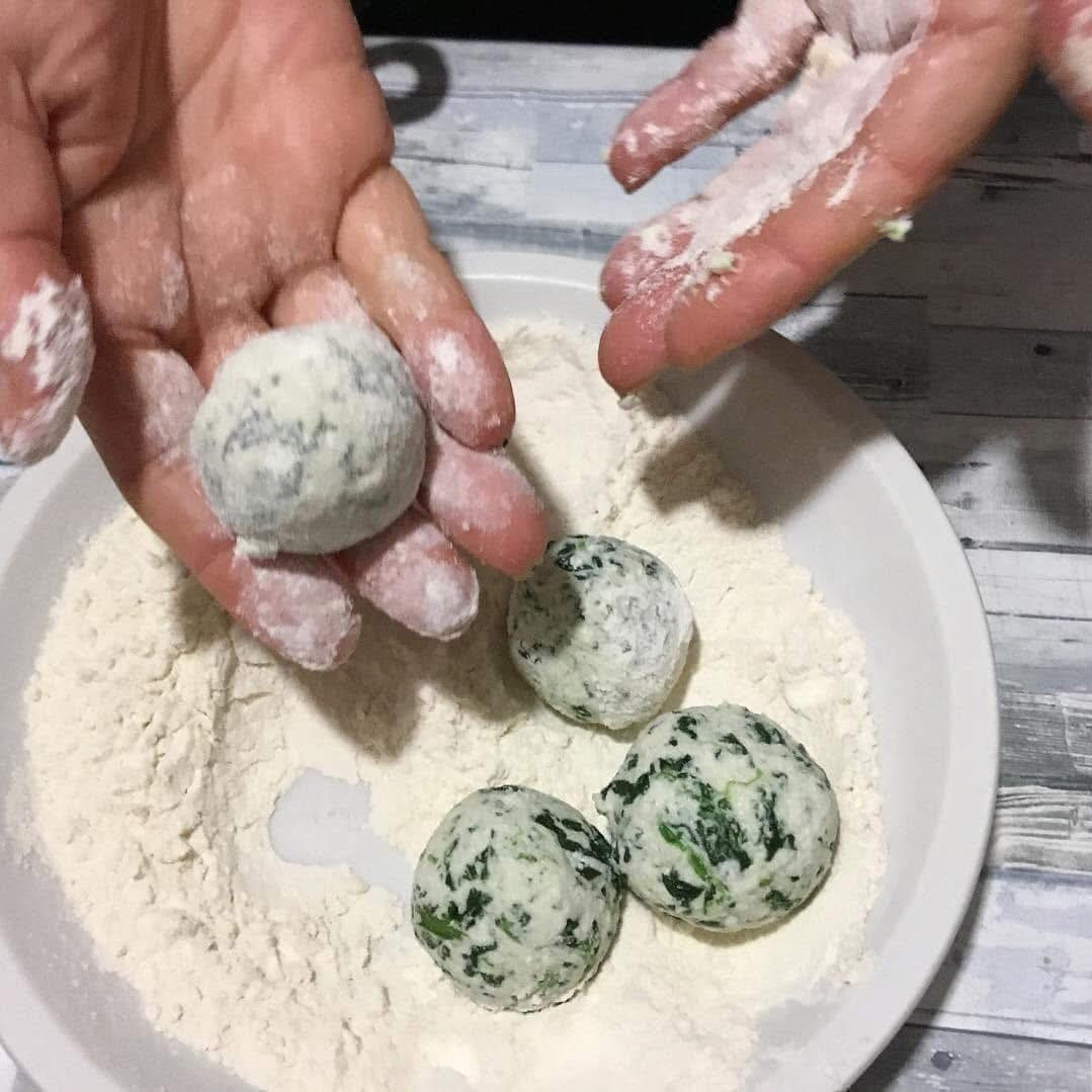 Ricetta Polpette di Ricotta e Spinaci con Sugo