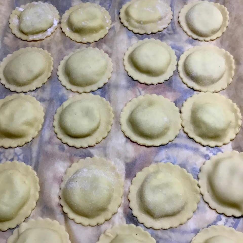 Ricetta Ravioli Ricotta e Pesto con Burro Salvia