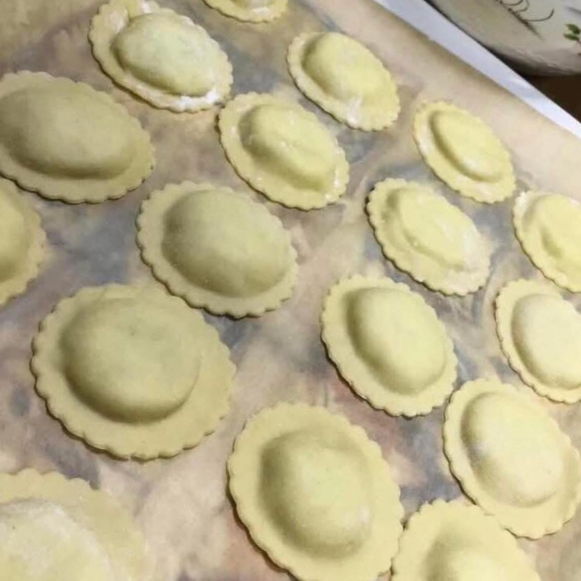 Ricetta Ravioli Ricotta e Pesto con Burro Salvia