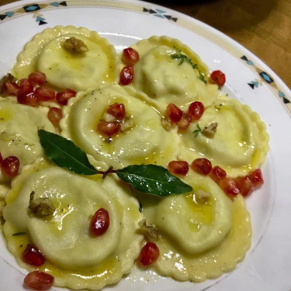 Ricetta Ravioli Ricotta e Pesto con Burro Salvia