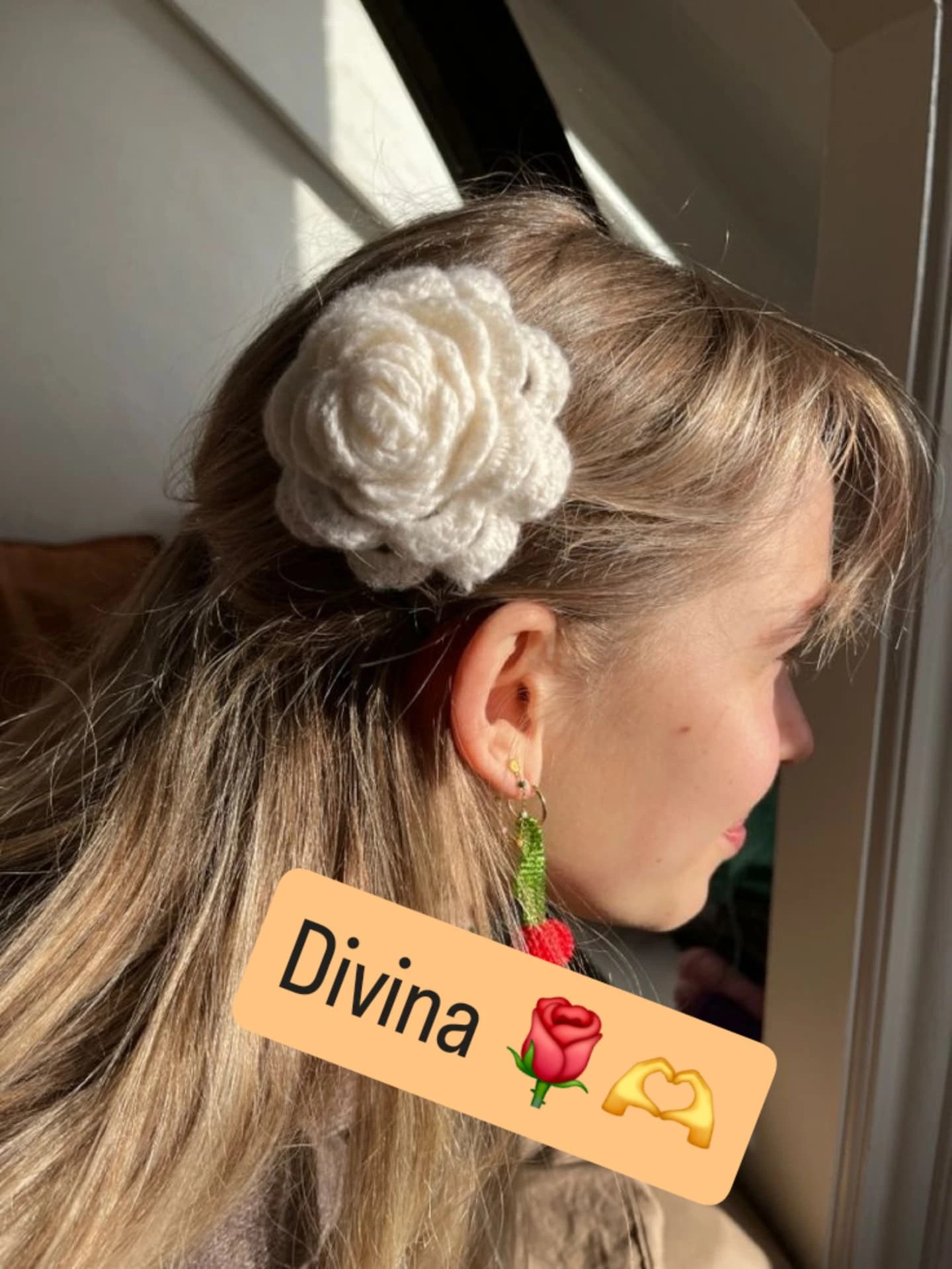 Rosas crochet tendencia: collar, diadema y adorno para jeans con chart