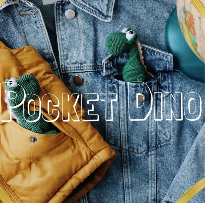 Рукоделие: вязание крючком маленького зеленого динозаврика для кармана