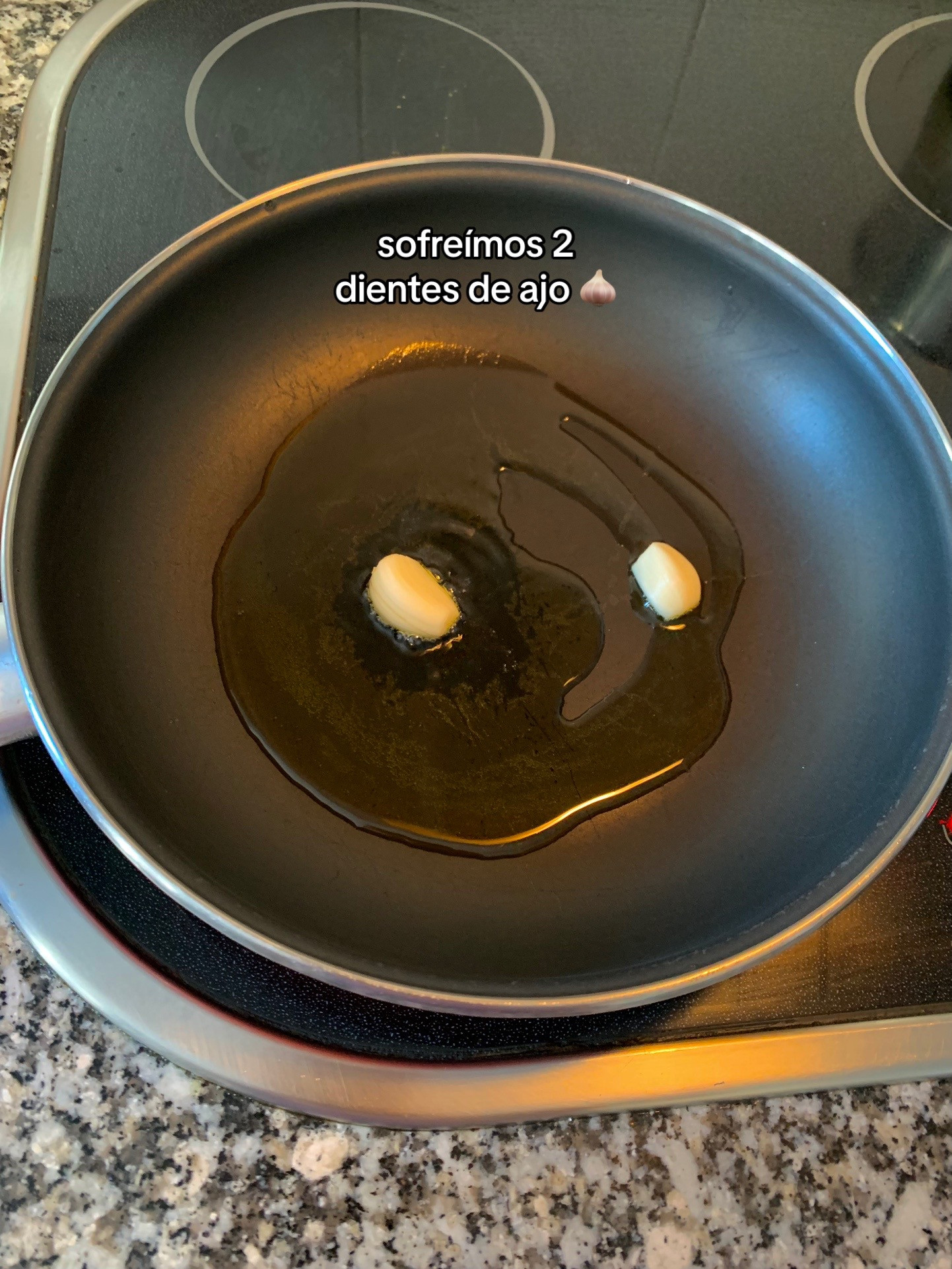 Salchichas al vino: receta fácil con cebolla y ajo
