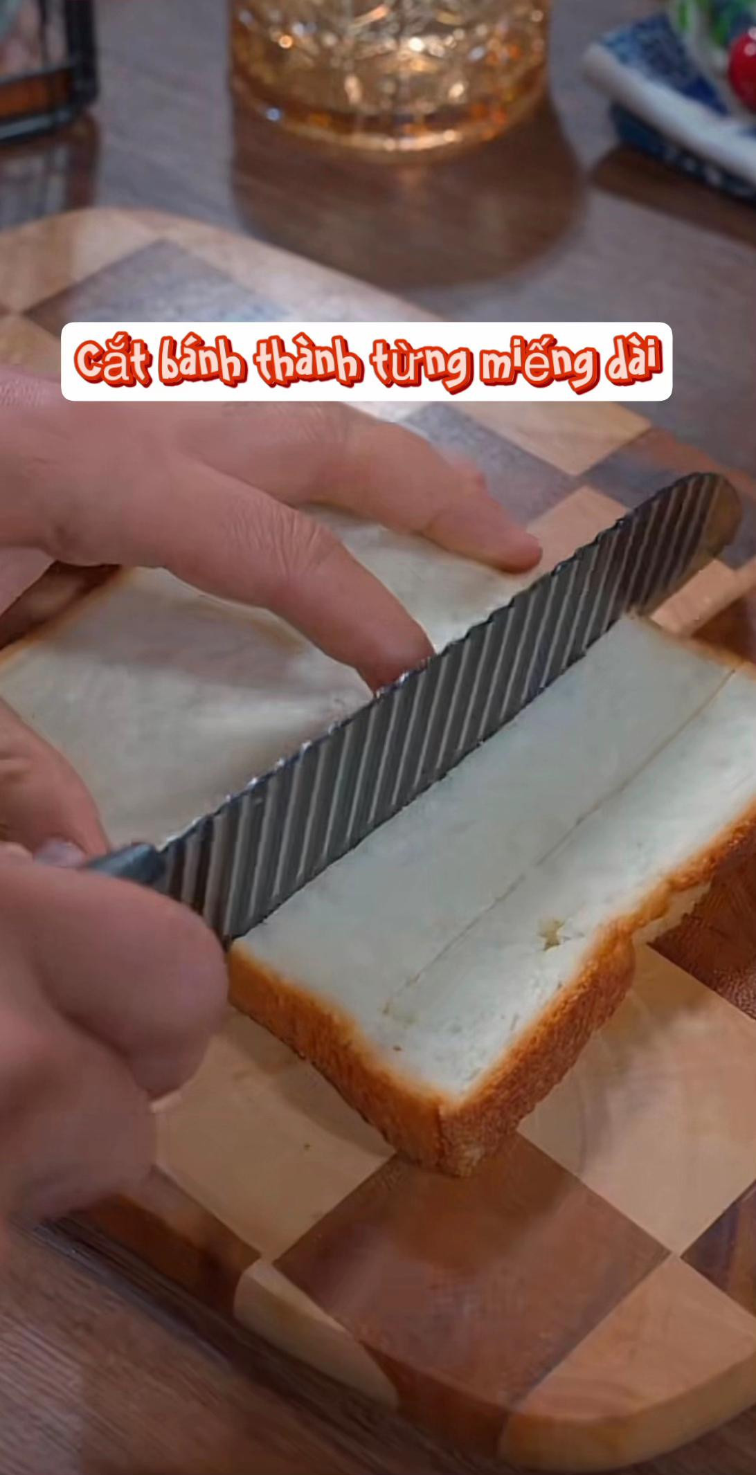 Sandwich nướng giòn nhanh chóng với trứng và mè trắng