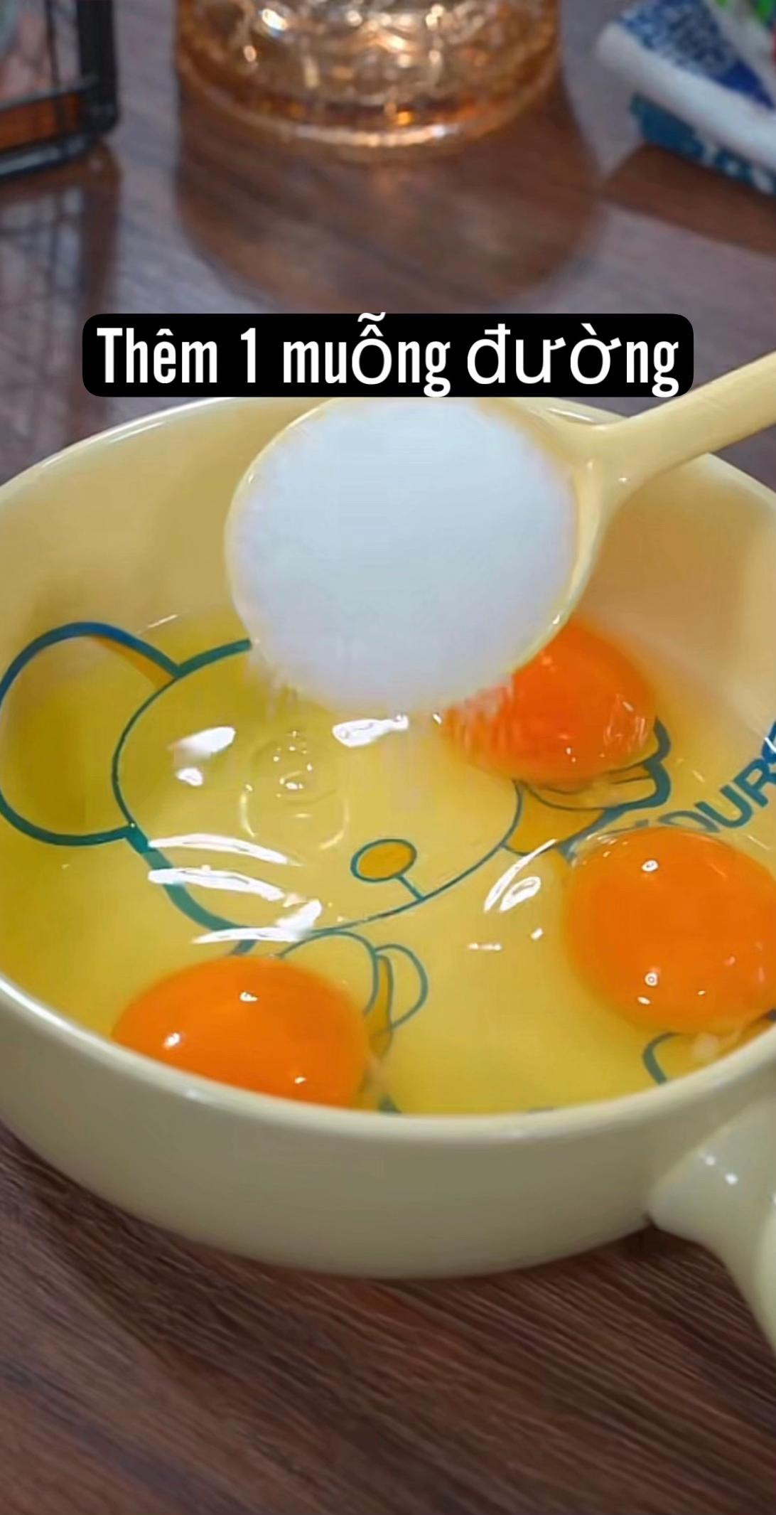 Sandwich nướng giòn nhanh chóng với trứng và mè trắng