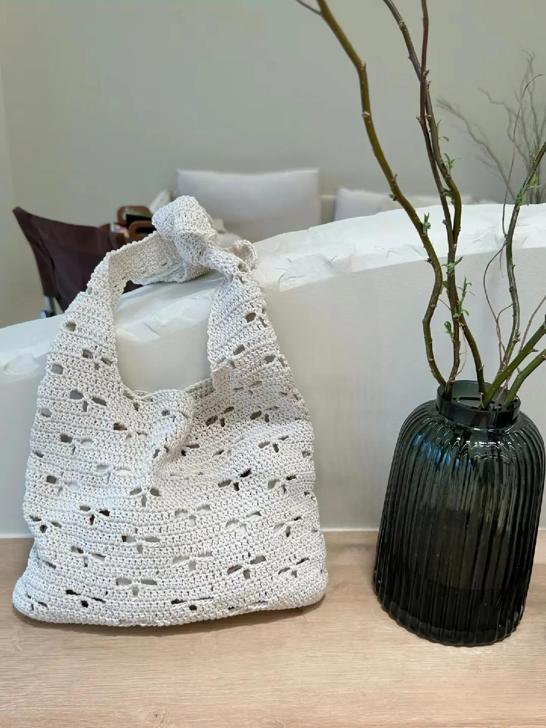 Share chart: Móc len túi xách họa tiết nơ màu đỏ, đen, trắng