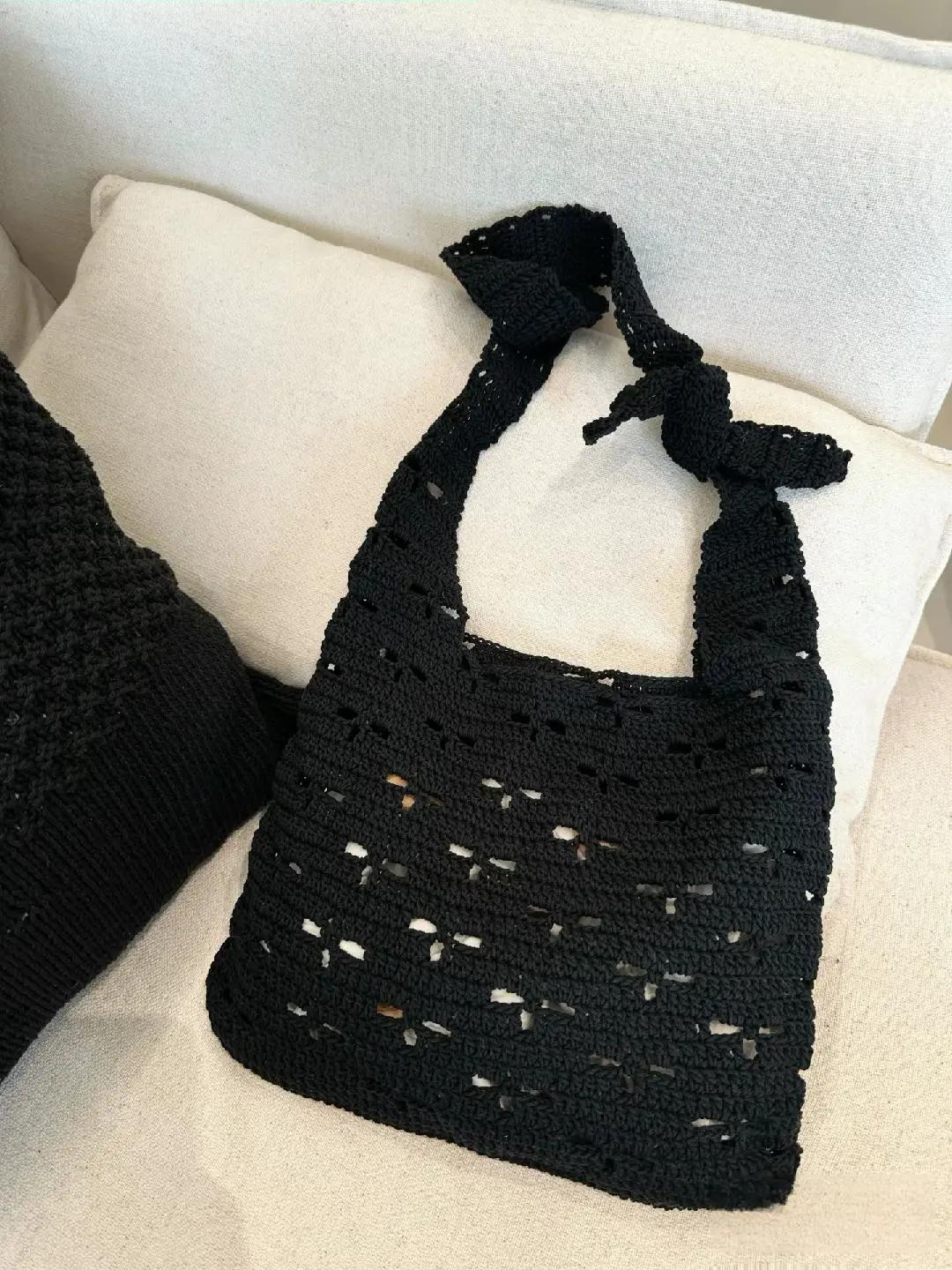 Share chart: Móc len túi xách họa tiết nơ màu đỏ, đen, trắng