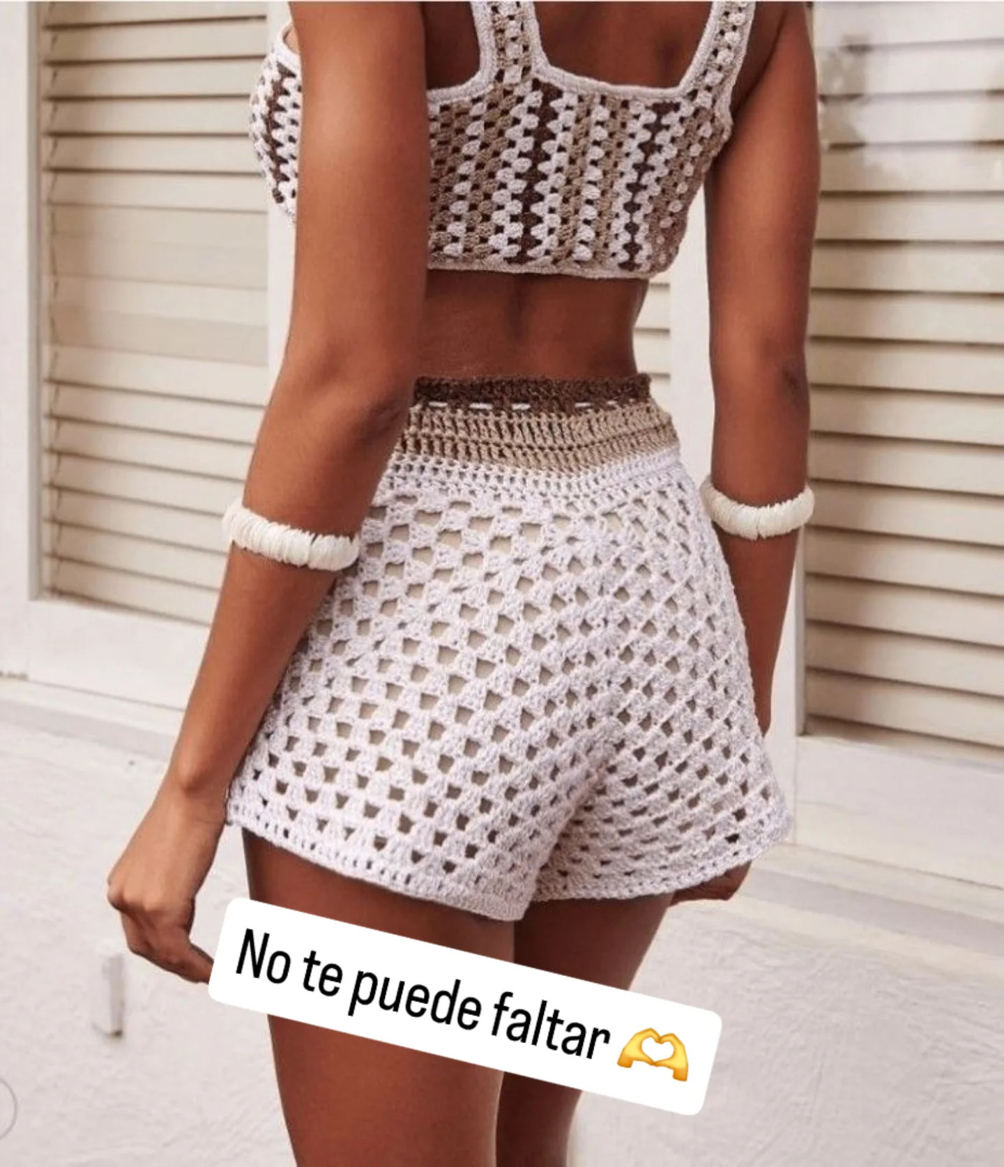 Short básico de crochet estilo verano con patrón gráfico