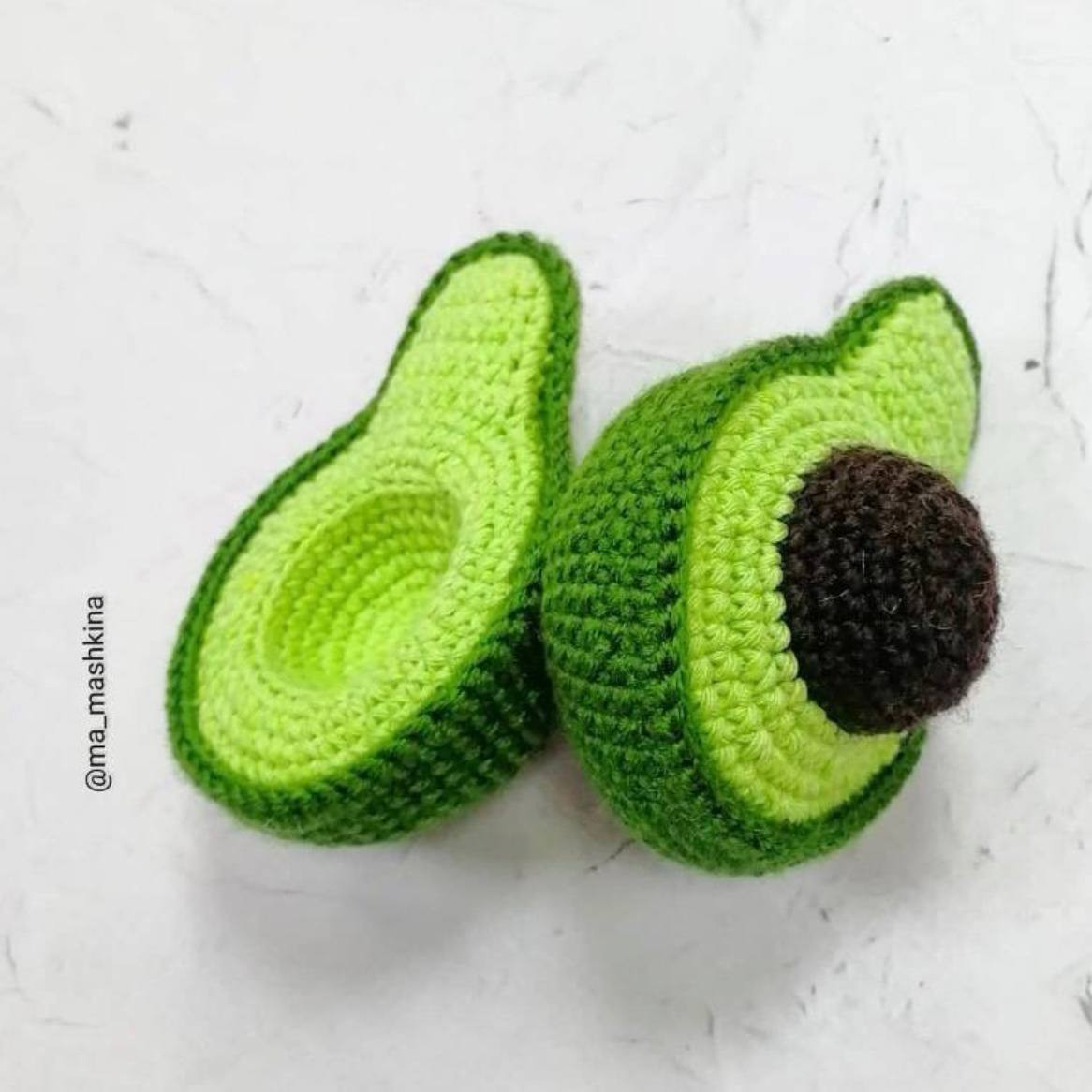Схема амигуруми авокадо: крючком коричневая косточка и зеленая мякоть, пошаговая инструкция вязания