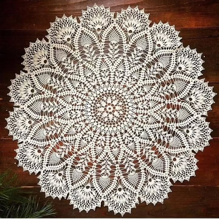 Схема салфетки крючком: узор в винтажном стиле, модель 10