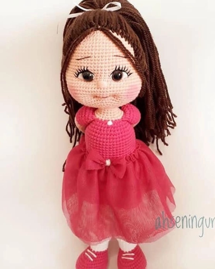 Схема вязания крючком куклы с длинными волосами в розовом платье