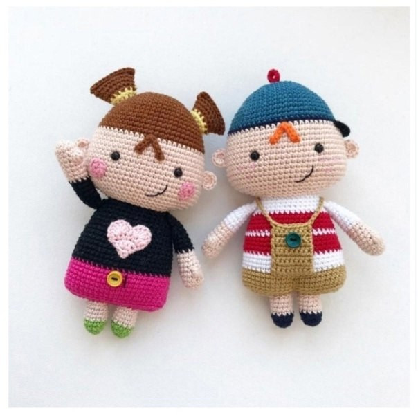 Sơ đồ móc búp bê đôi Jimmy và Judy dễ thương