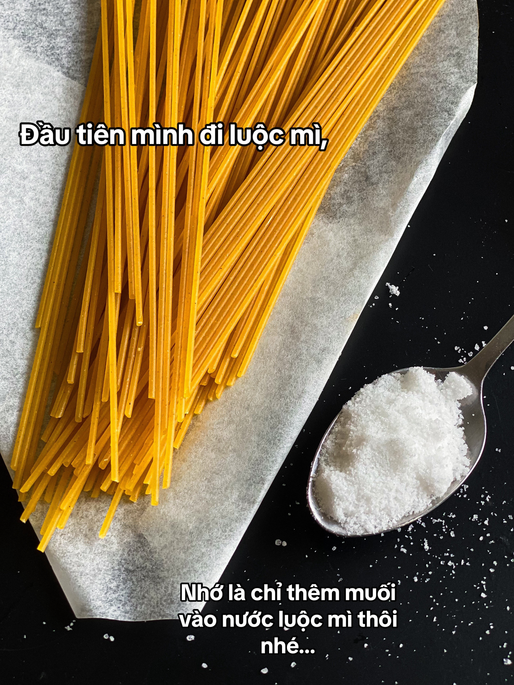 Spaghetti hải sản: Mì ý xào tôm và nghêu, công thức nấu ăn nhanh gọn tại nhà