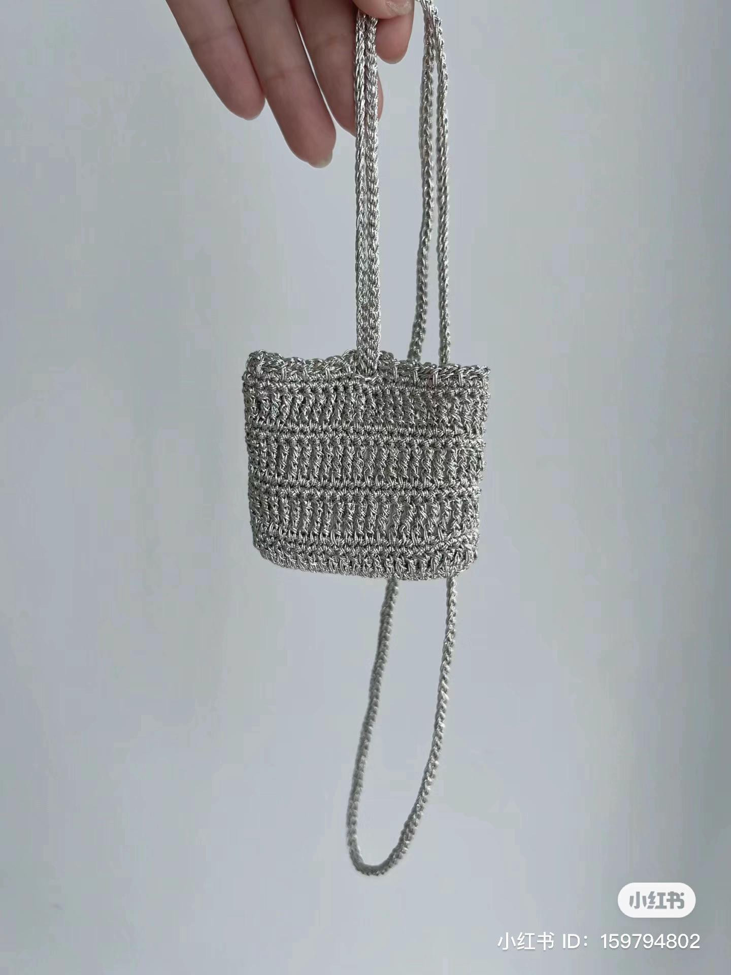 Sparkling Silver Crochet Earphone Bag Pattern Tutorial