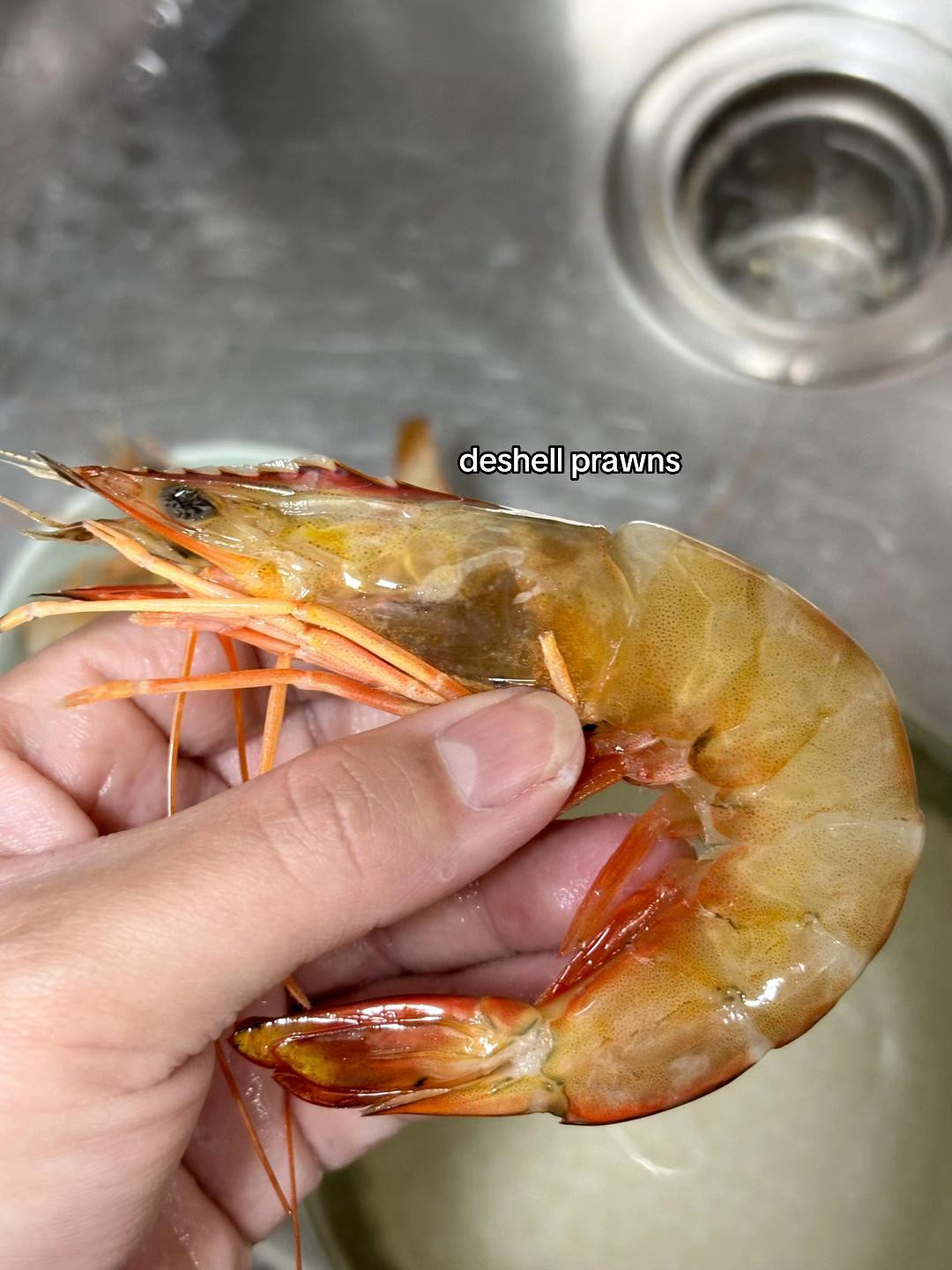 Spicy Tomato Garlic Macaroni Soup with Prawns