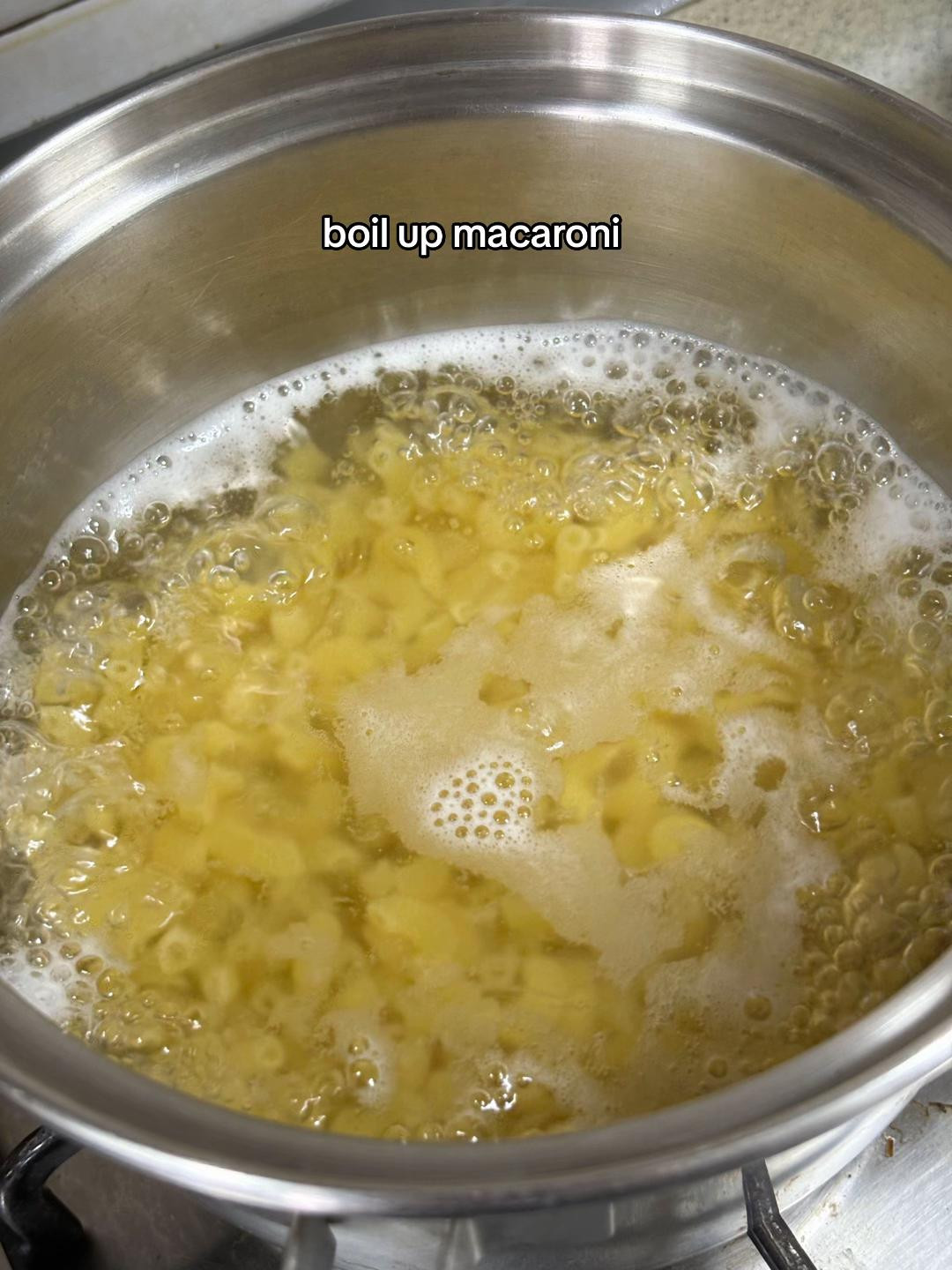 Spicy Tomato Garlic Macaroni Soup with Prawns