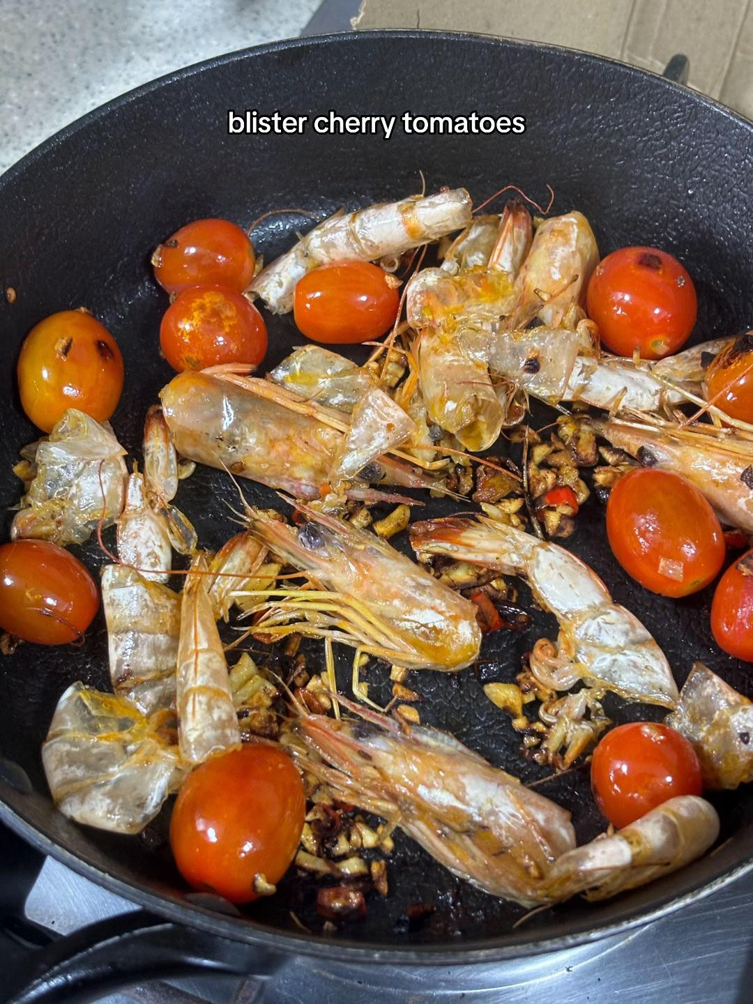 Spicy Tomato Garlic Macaroni Soup with Prawns