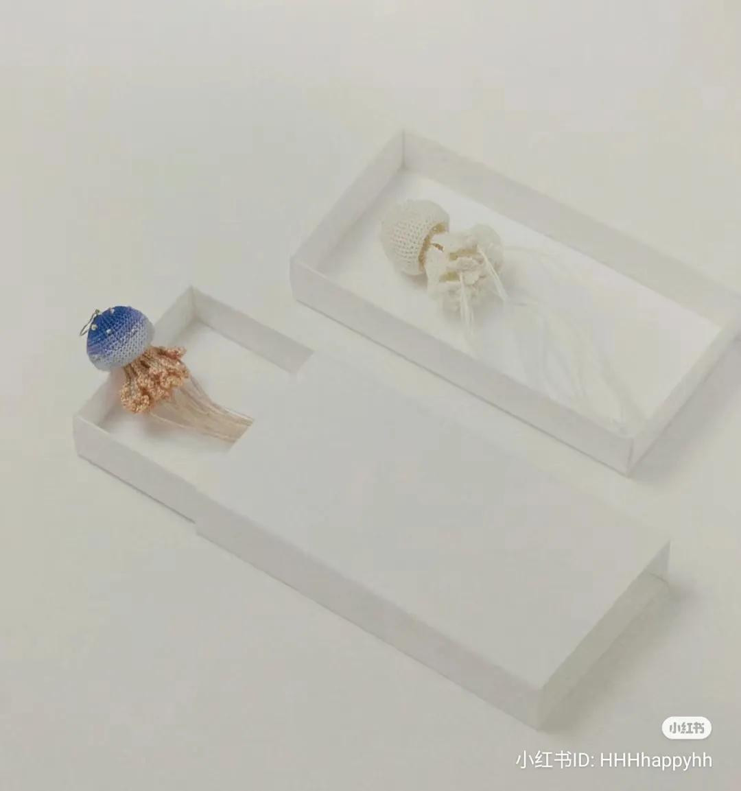 Spotted jellyfish crochet earring pattern chart