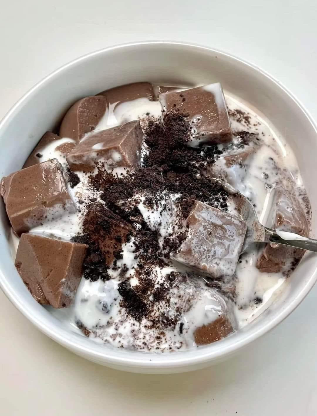 Sữa Chua Thạch Milo Béo Ngậy Tại Nhà - Công Thức Chi Tiết Với Vụn Bánh Oreo