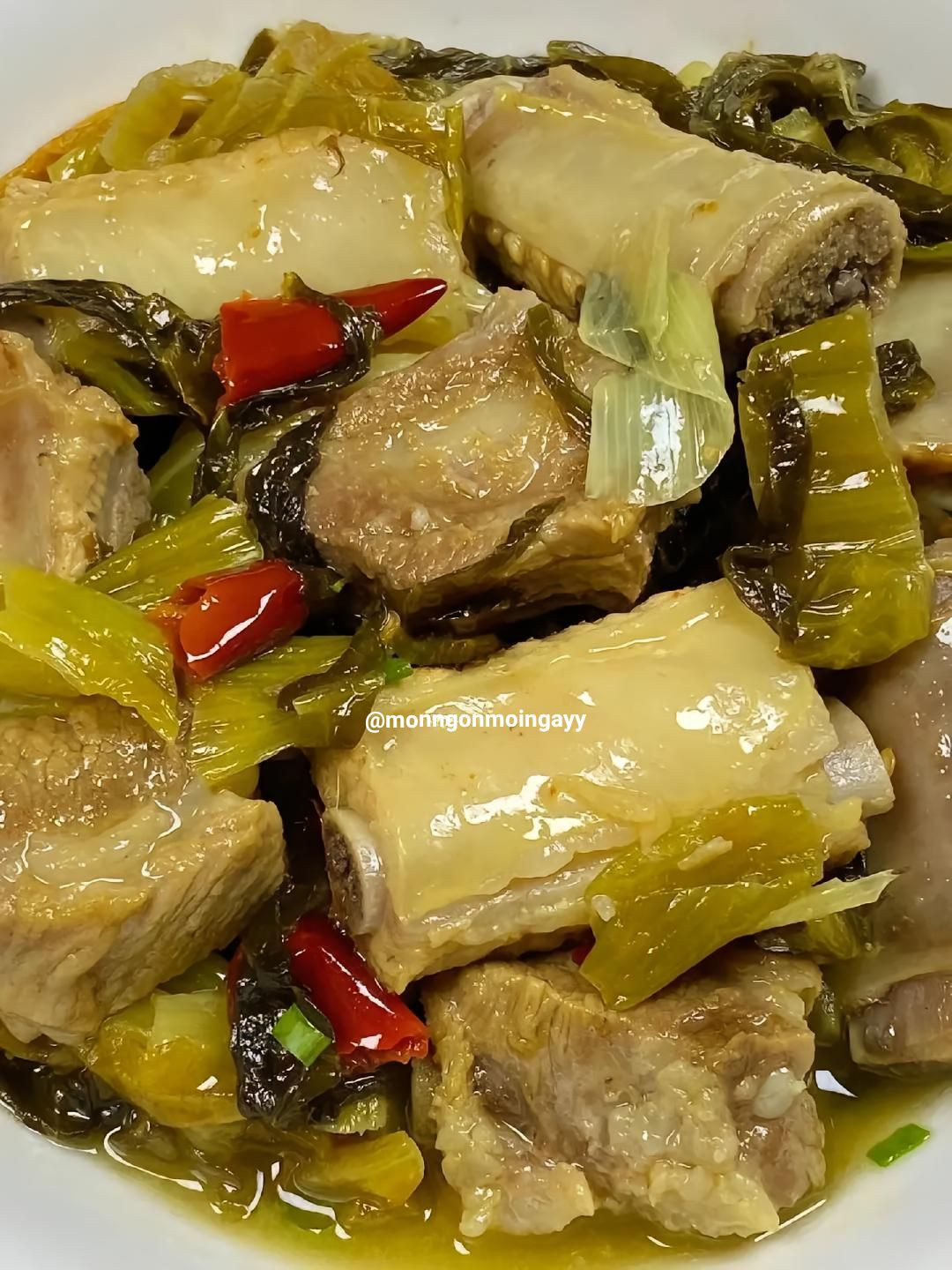 Sườn heo kho cải chua