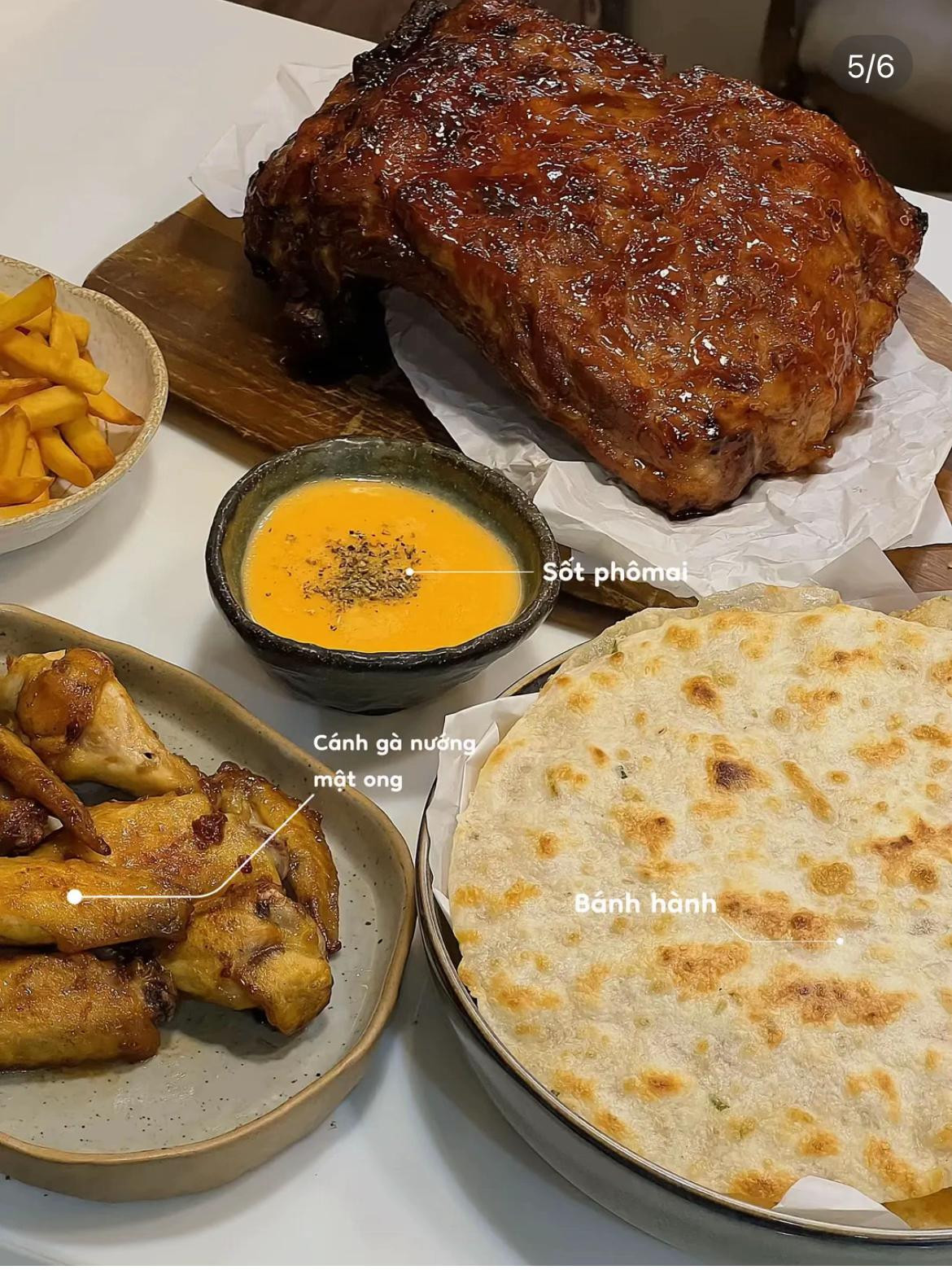 Sườn nướng BBQ tảng bằng NCKD siêu ngon kèm cánh gà mật ong và sốt phô mai