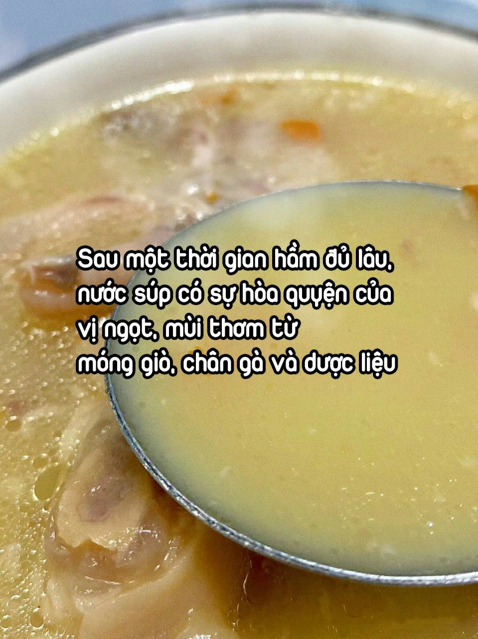 Súp chân gà móng giò bổ huyết, bổ sung collagen đẹp da