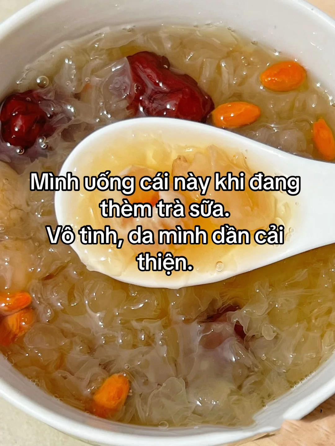 Súp nấm tuyết táo đỏ nhãn kỷ tử: Công thức nấu bằng nồi cơm điện siêu đơn giản, ít calo và dưỡng da hồng hào