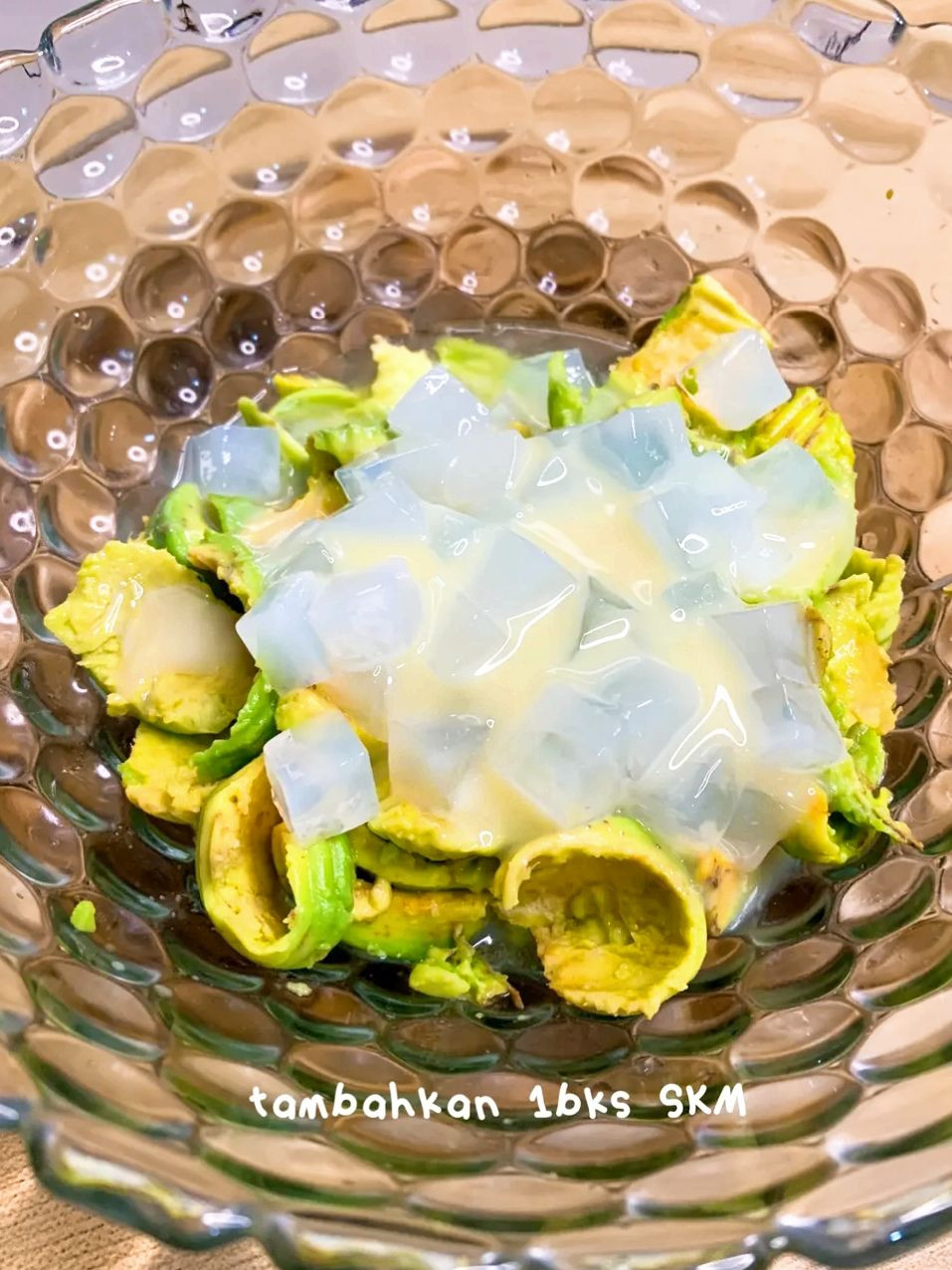 Takjil Buka Puasa: Es Alpukat Nata de Coco, Món tráng miệng thanh mát và béo ngậy cho ngày Ramadan