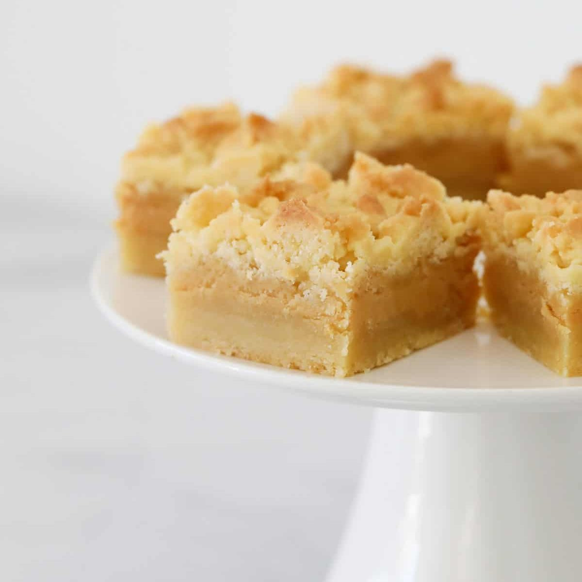Tan Slice: Buttery Shortbread with Thick Caramel Filling and Crumbly Topping