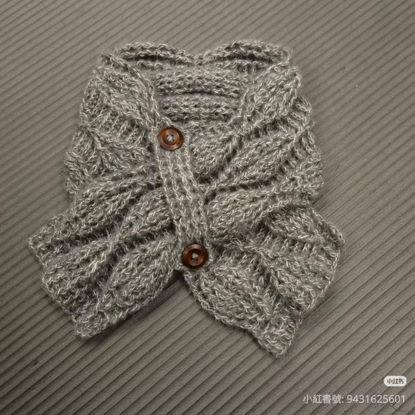 Thai Crochet Pattern: Textured Buttoned Infinity Scarf