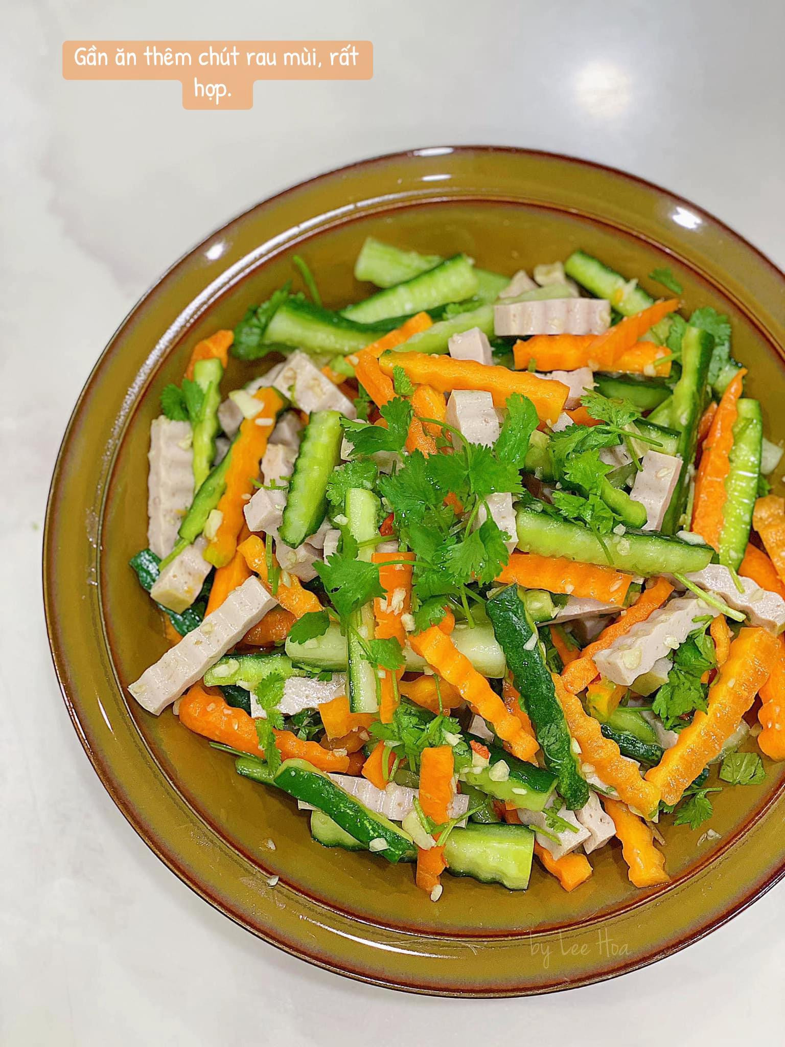 Thích đơn giản, ngao ngán sự phức tạp: Nộm giò với cà rốt và dưa chuột giòn tan